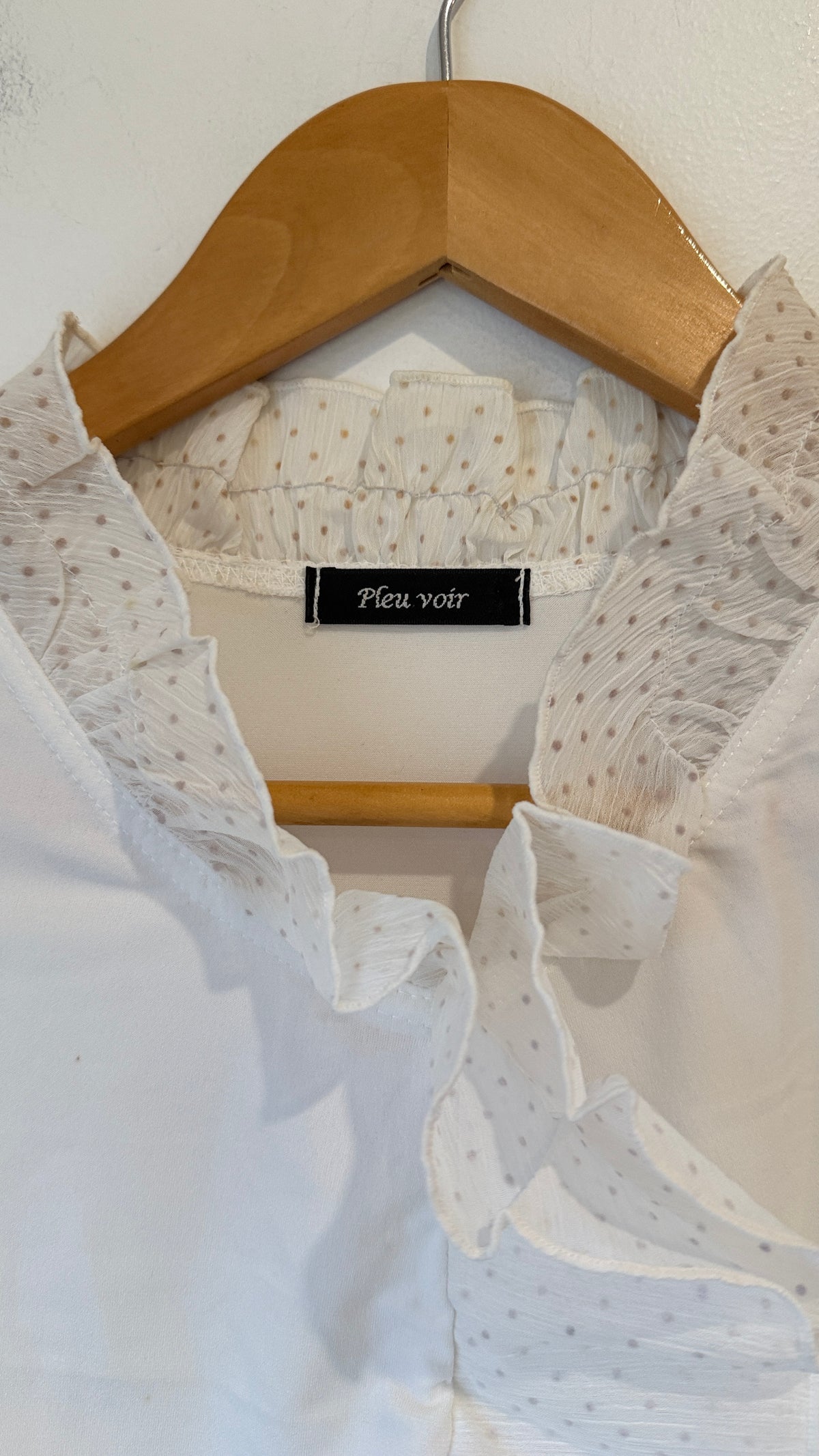 Pleu Voir Ruffle Trim Blouse Size U/arm to U/arm 42cm