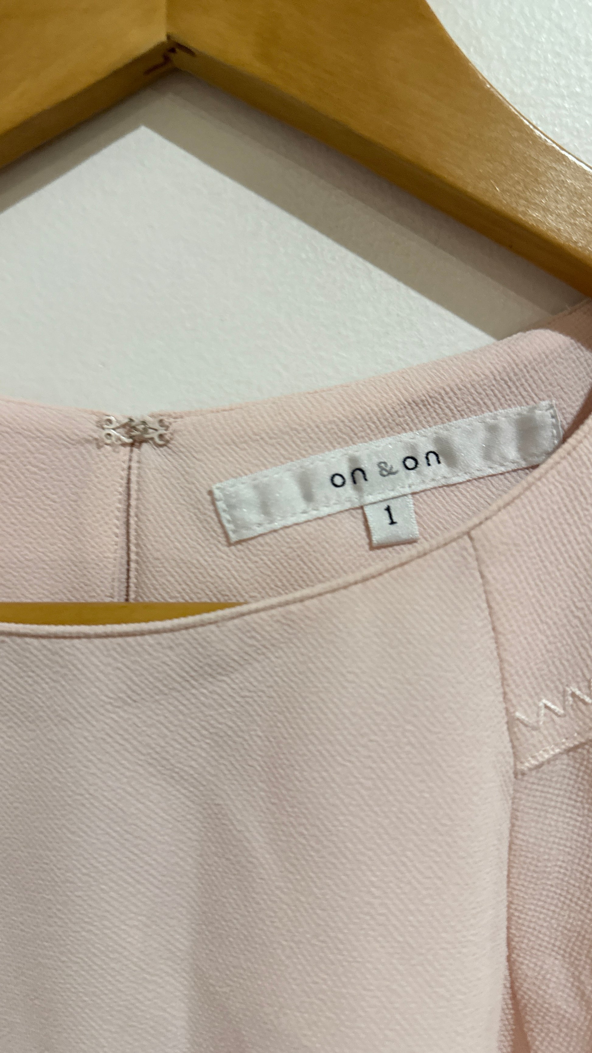 on & on Blush Pink Cold Shoulder Tie Sleeve Blouse Size 1 - 41cm u/arm