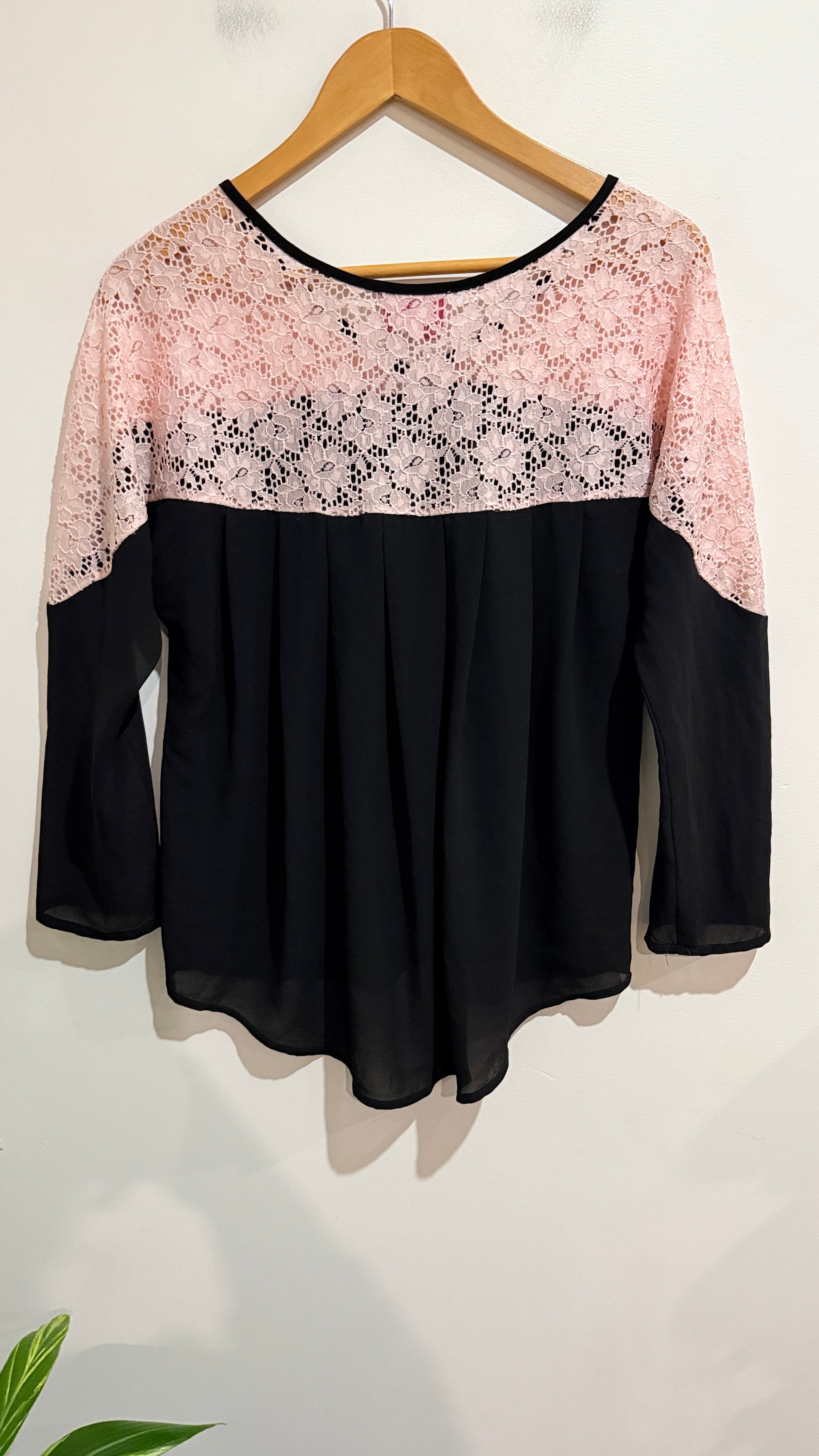 Charlo Blush Lace And Black Chiffon Long Sleeve Top Size 10