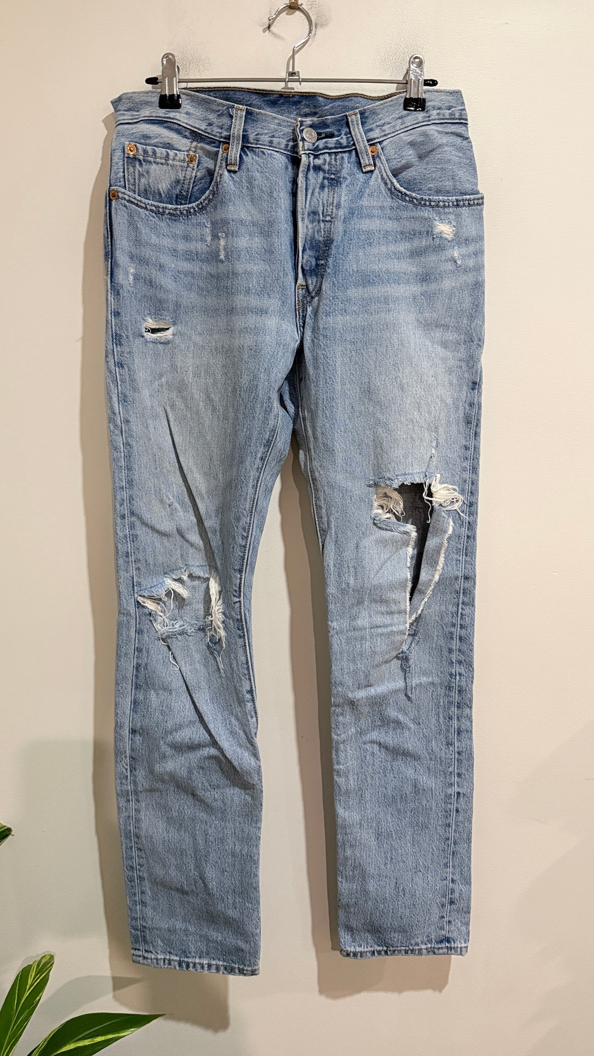 Vintage Levi's Light Wash Distressed Jeans Size W26 L32