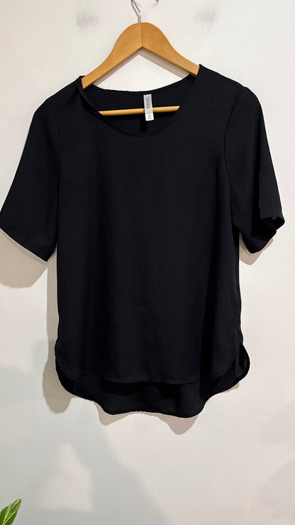 Anthem Black Short Sleeve Curved Hem Top Size 10