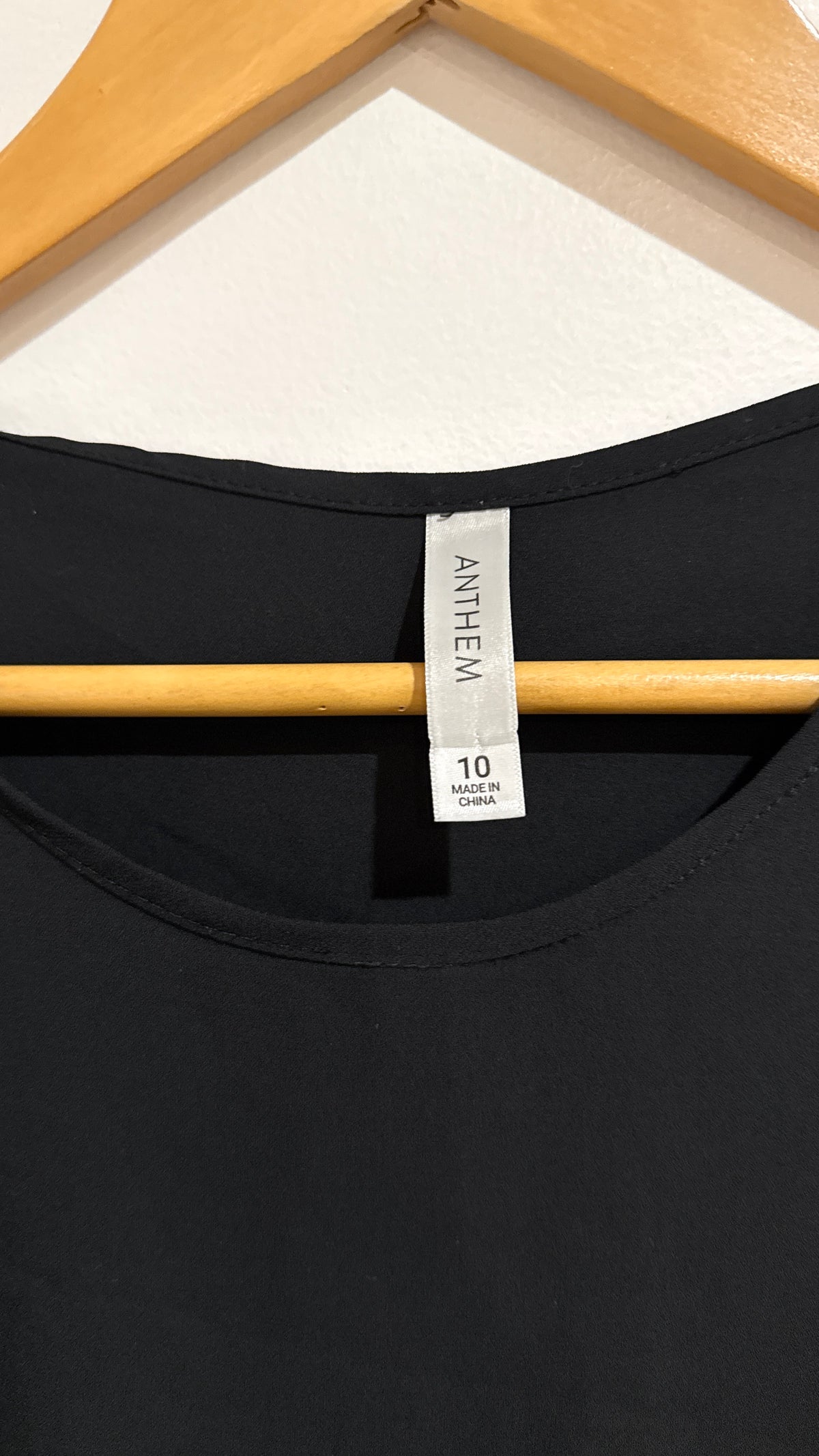 Anthem Black Short Sleeve Curved Hem Top Size 10