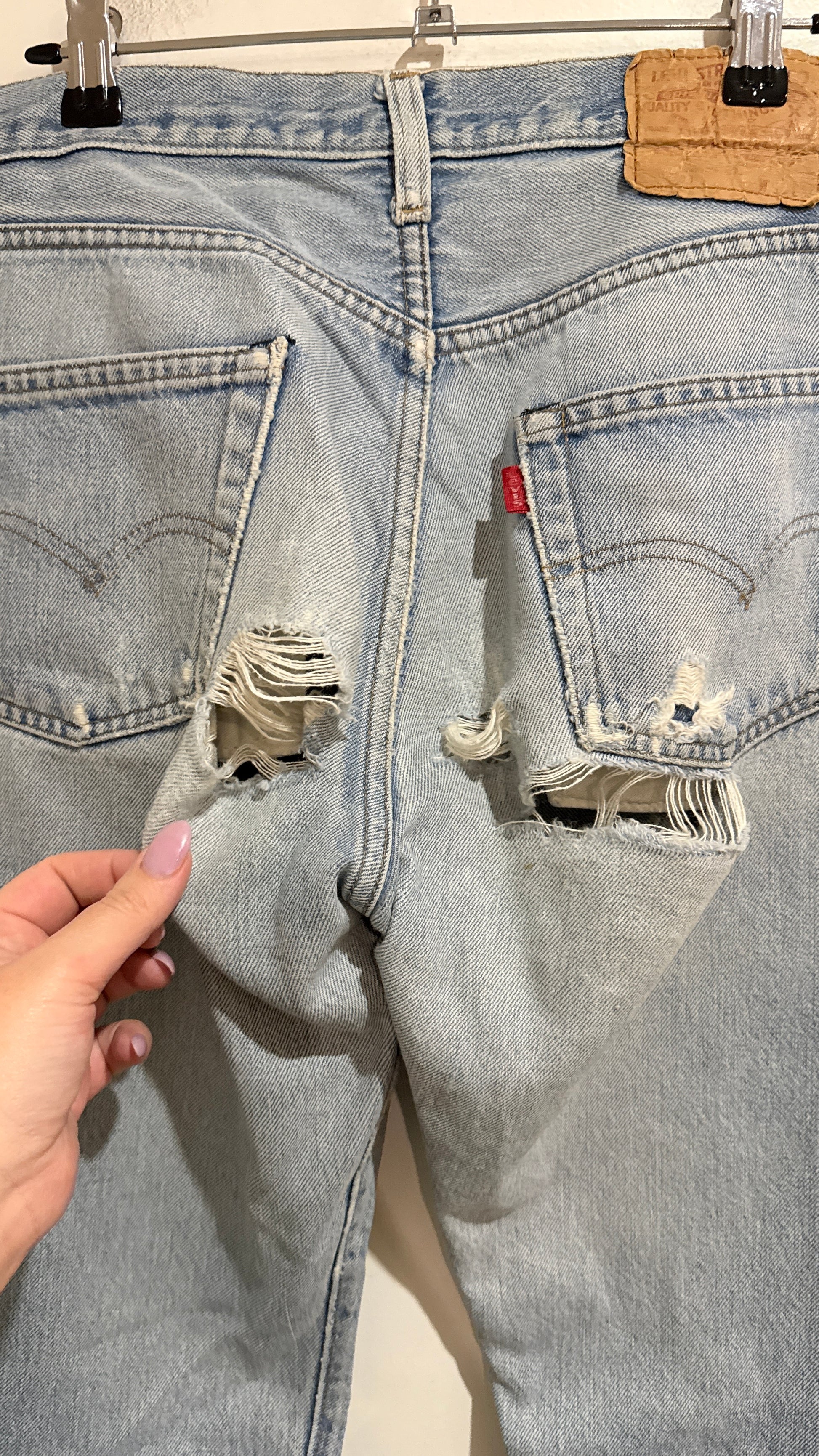 Vintage Levi's 501 Vintage Light Wash Button Fly Jeans Size W30 L34