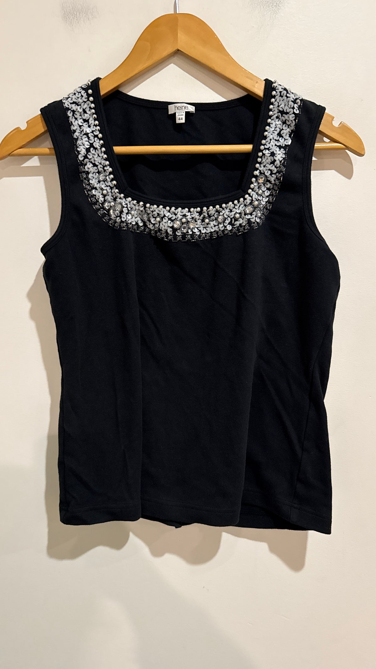 heine Black Beaded Neckline Sleeveless Top Size 44 - 46cm u/arm