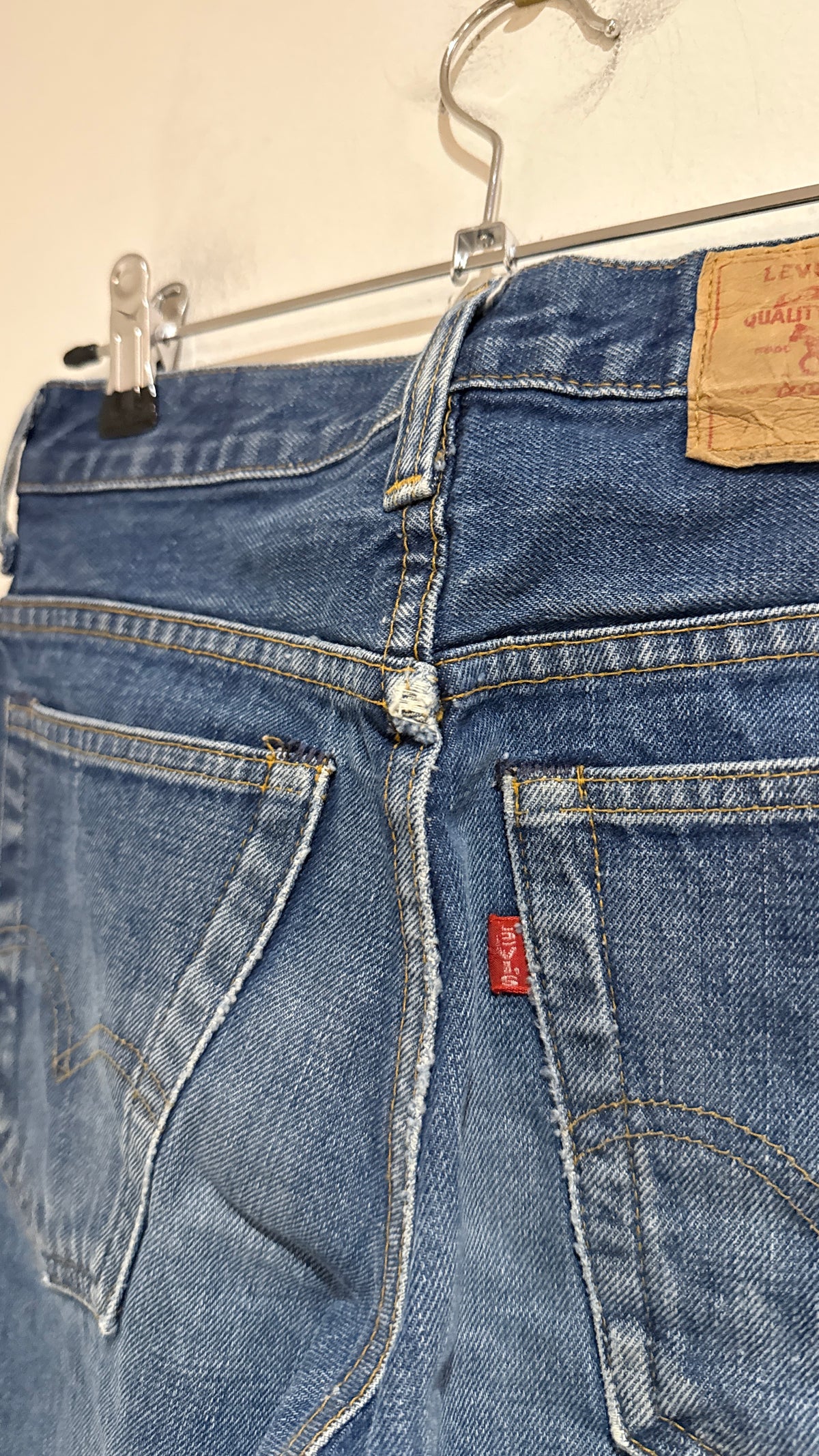 Vintage Levi's Mid Blue Jeans | Waist 68cm W27 L32