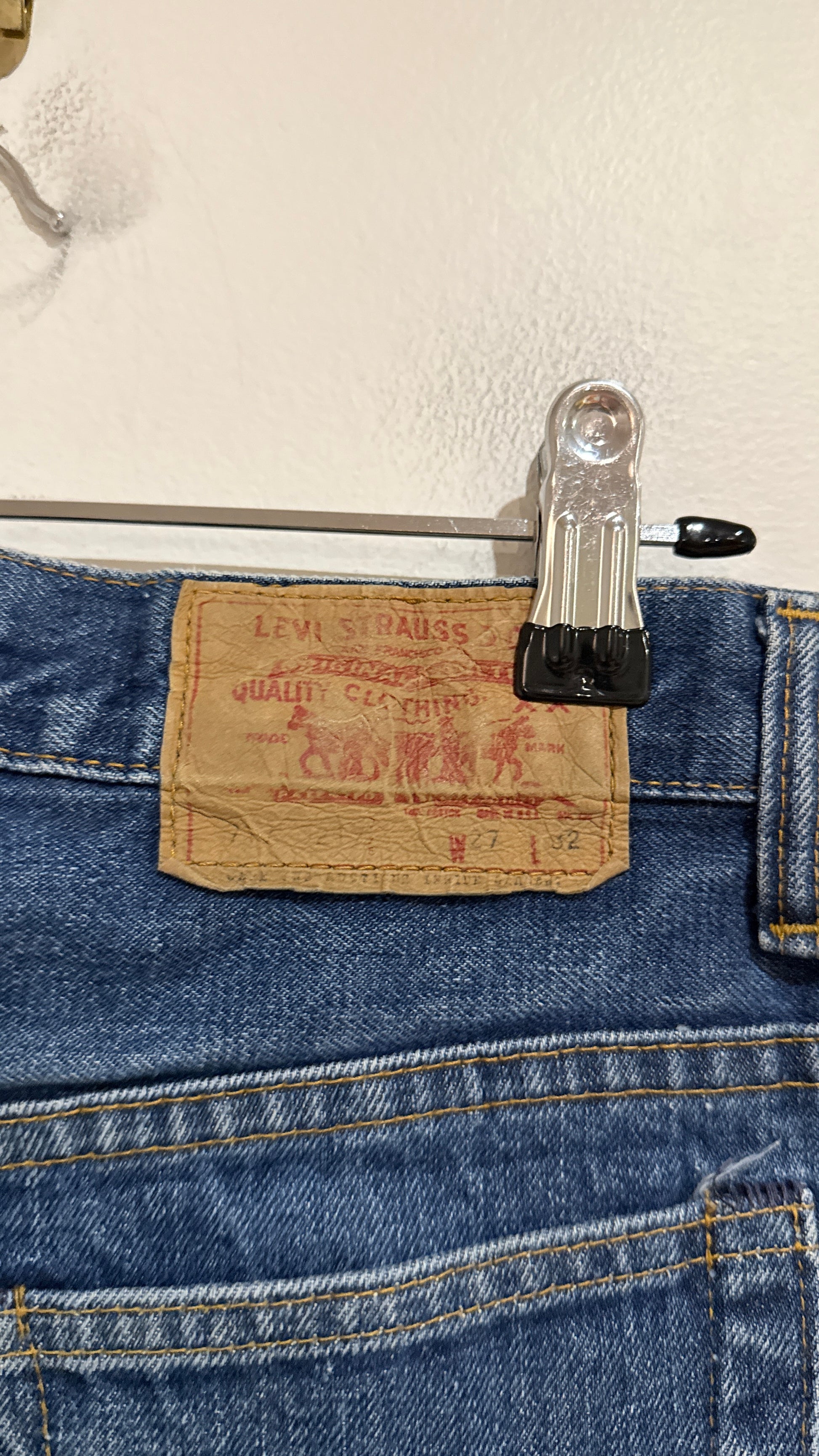 Vintage Levi's Mid Blue Jeans | Waist 68cm W27 L32