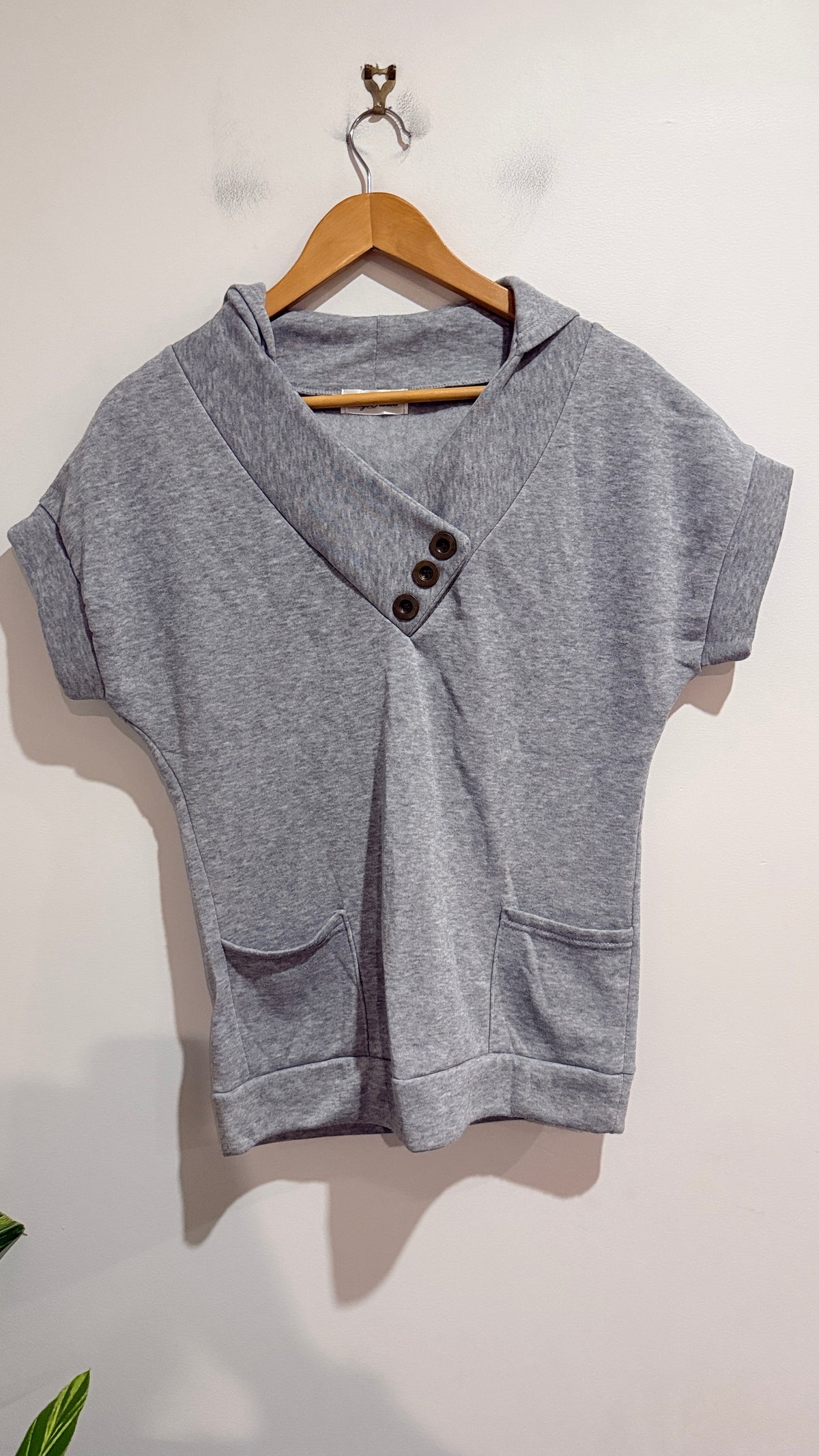 Tokyo Fashion Short Sleeve Hooded Tunic Size U/arm to U/arm 47cm