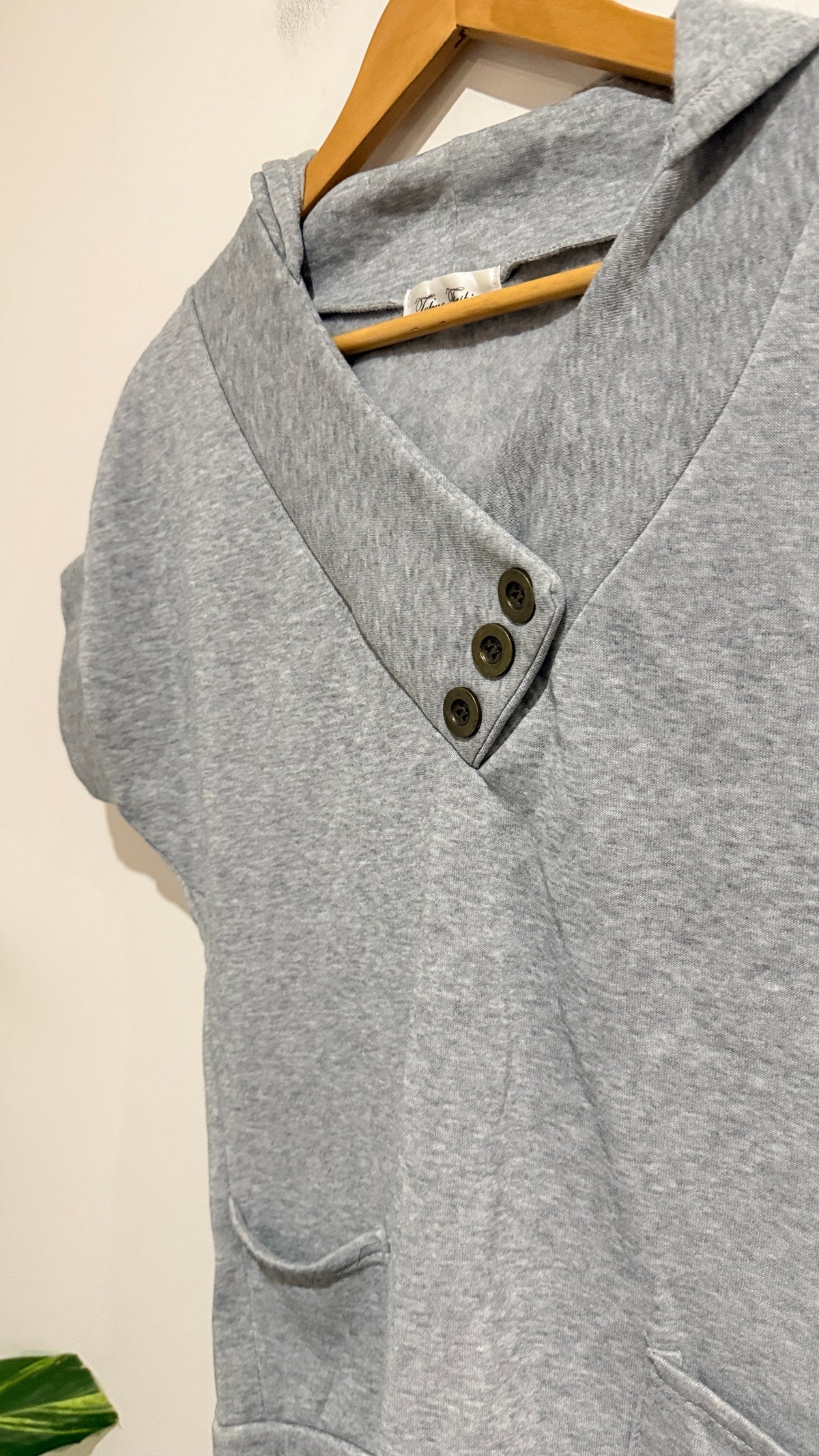 Tokyo Fashion Short Sleeve Hooded Tunic Size U/arm to U/arm 47cm