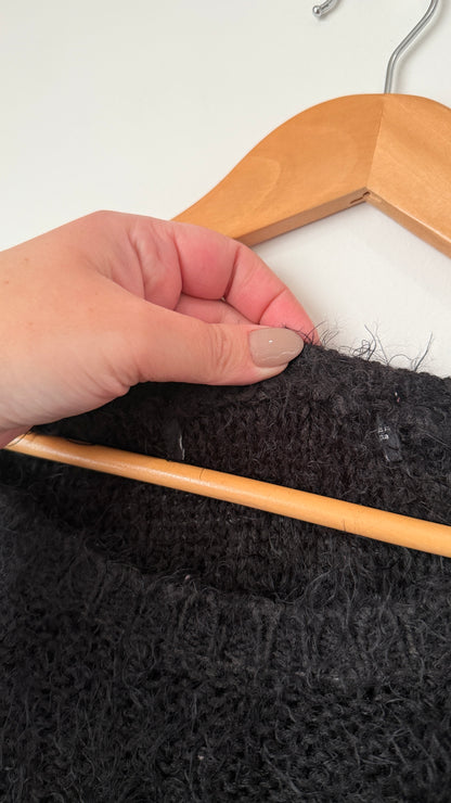 Brand Unknown Size U/Arm to U/Arm 50cm Fuzzy Eyelash Knit Sweater