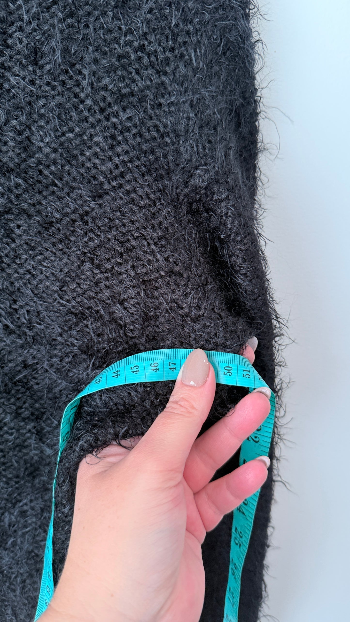 Brand Unknown Size U/Arm to U/Arm 50cm Fuzzy Eyelash Knit Sweater