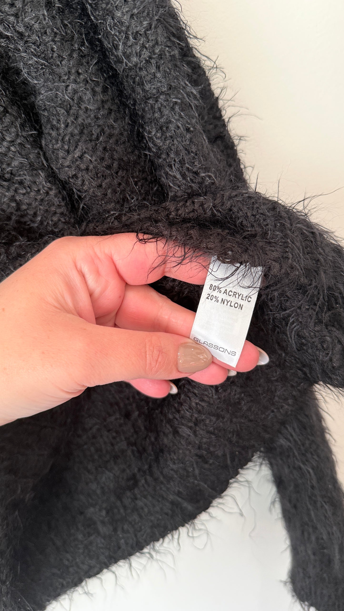 Brand Unknown Size U/Arm to U/Arm 50cm Fuzzy Eyelash Knit Sweater