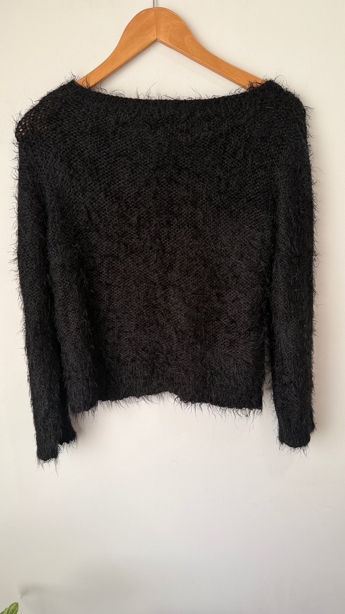 Brand Unknown Size U/Arm to U/Arm 50cm Fuzzy Eyelash Knit Sweater