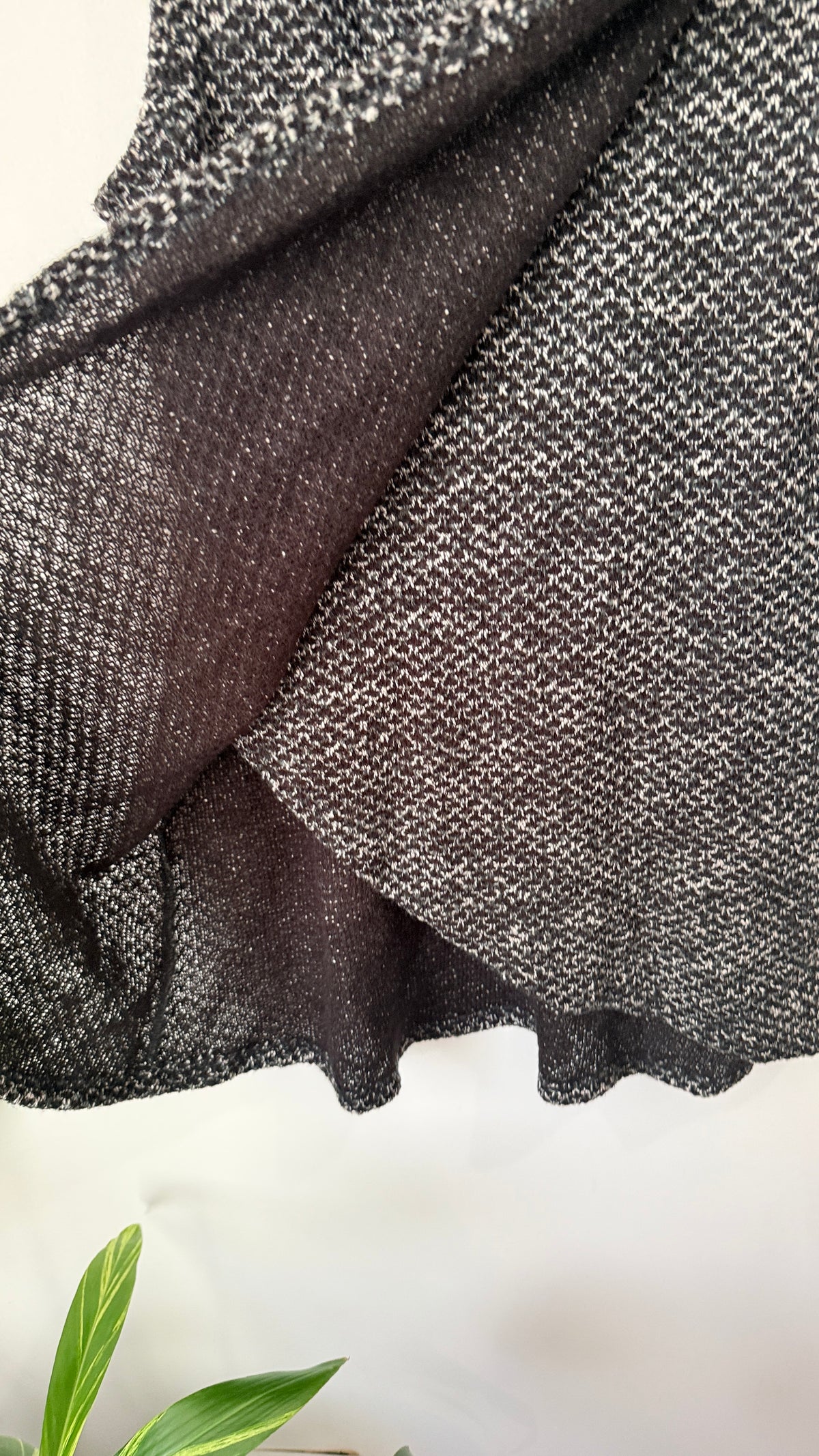 Whispers Size L Cowl Neck Sleeveless Knit Top