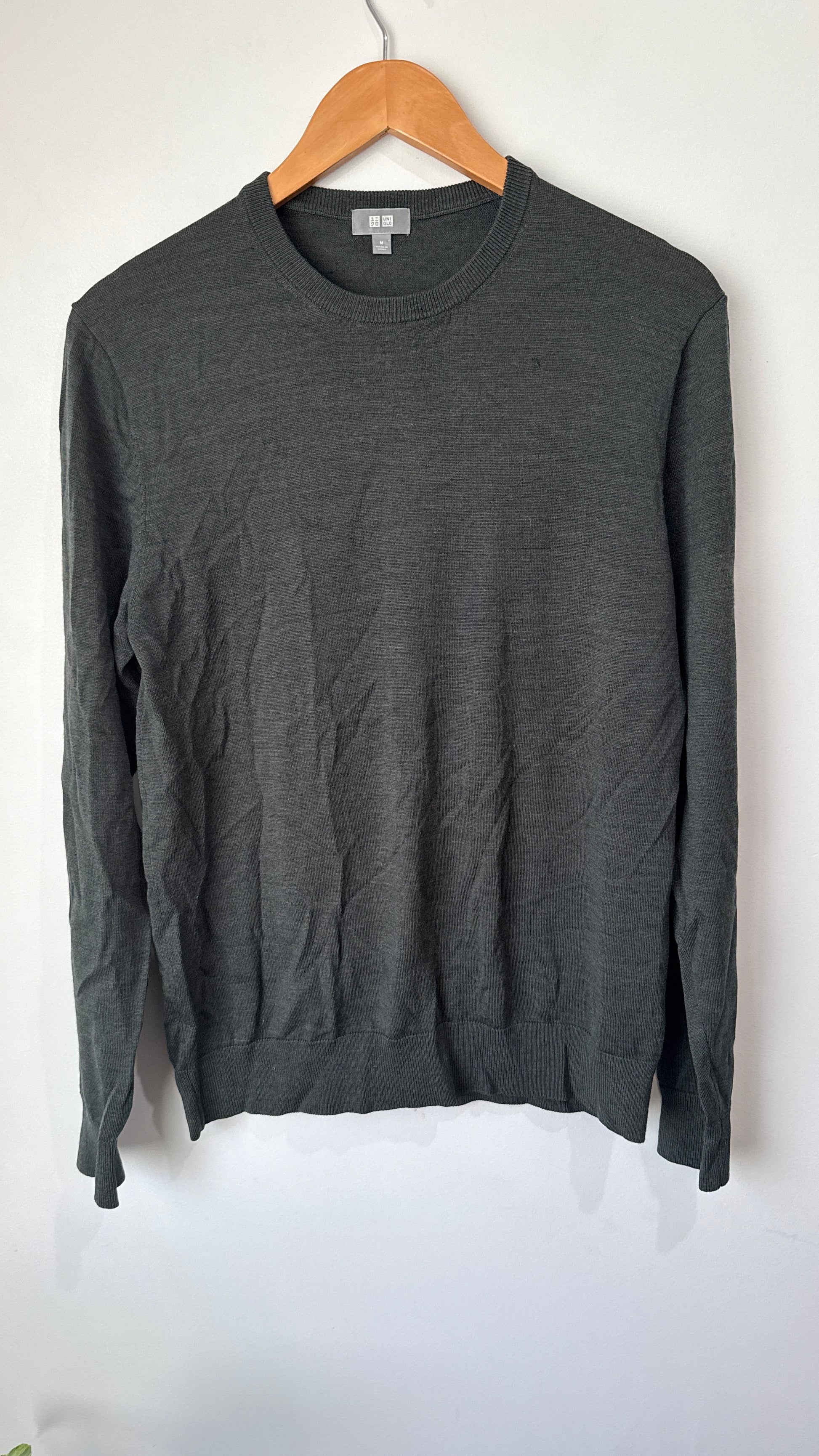 Uniqlo Size M Pure Wool Crew Neck Sweater