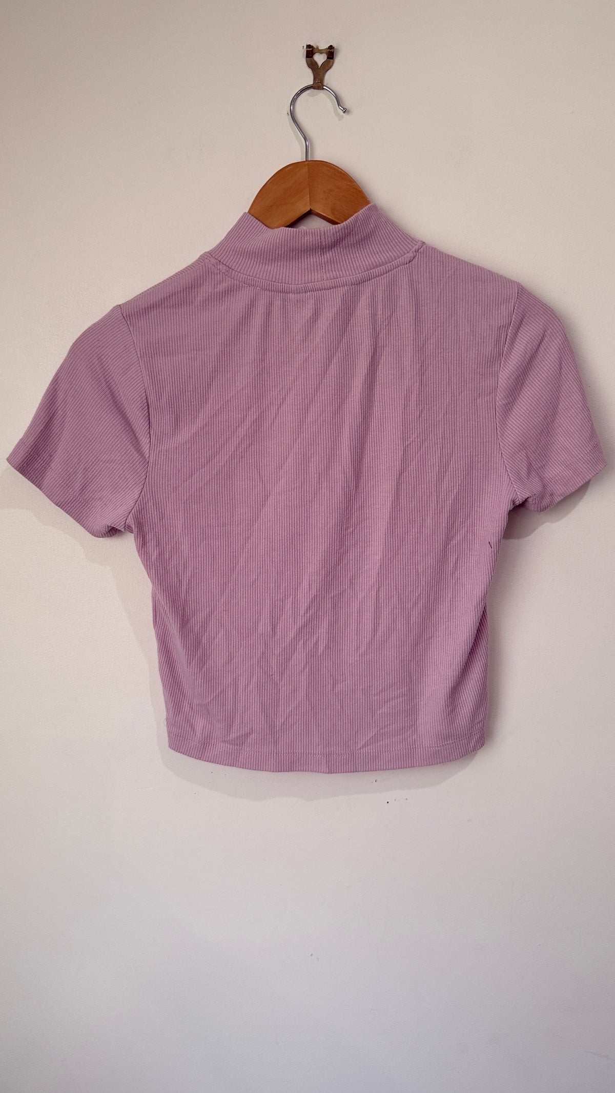 Glassons Size M Ribbed Mock Neck Crop Top
