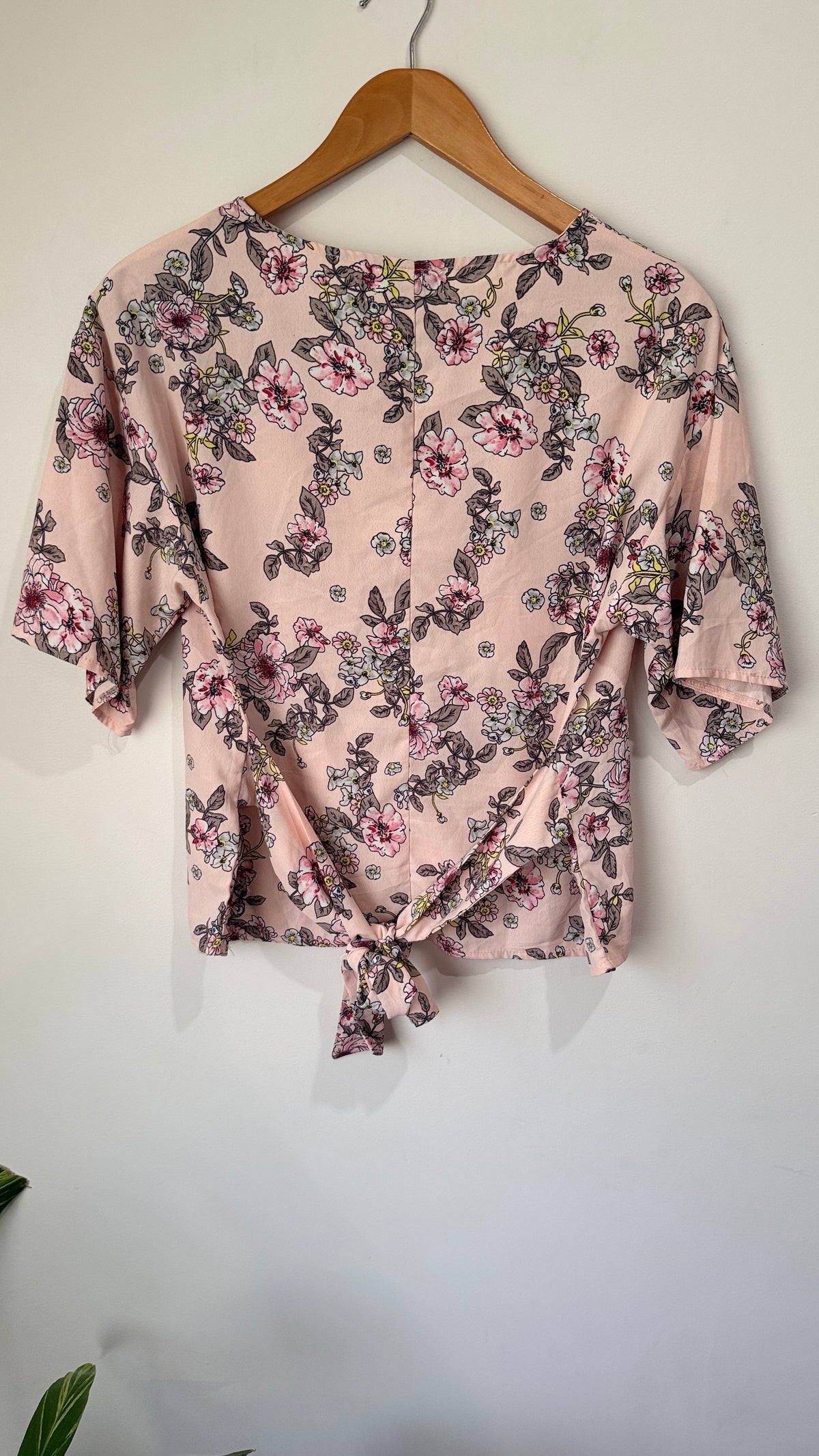 Temt Size 10 Floral Print Tie Front Top