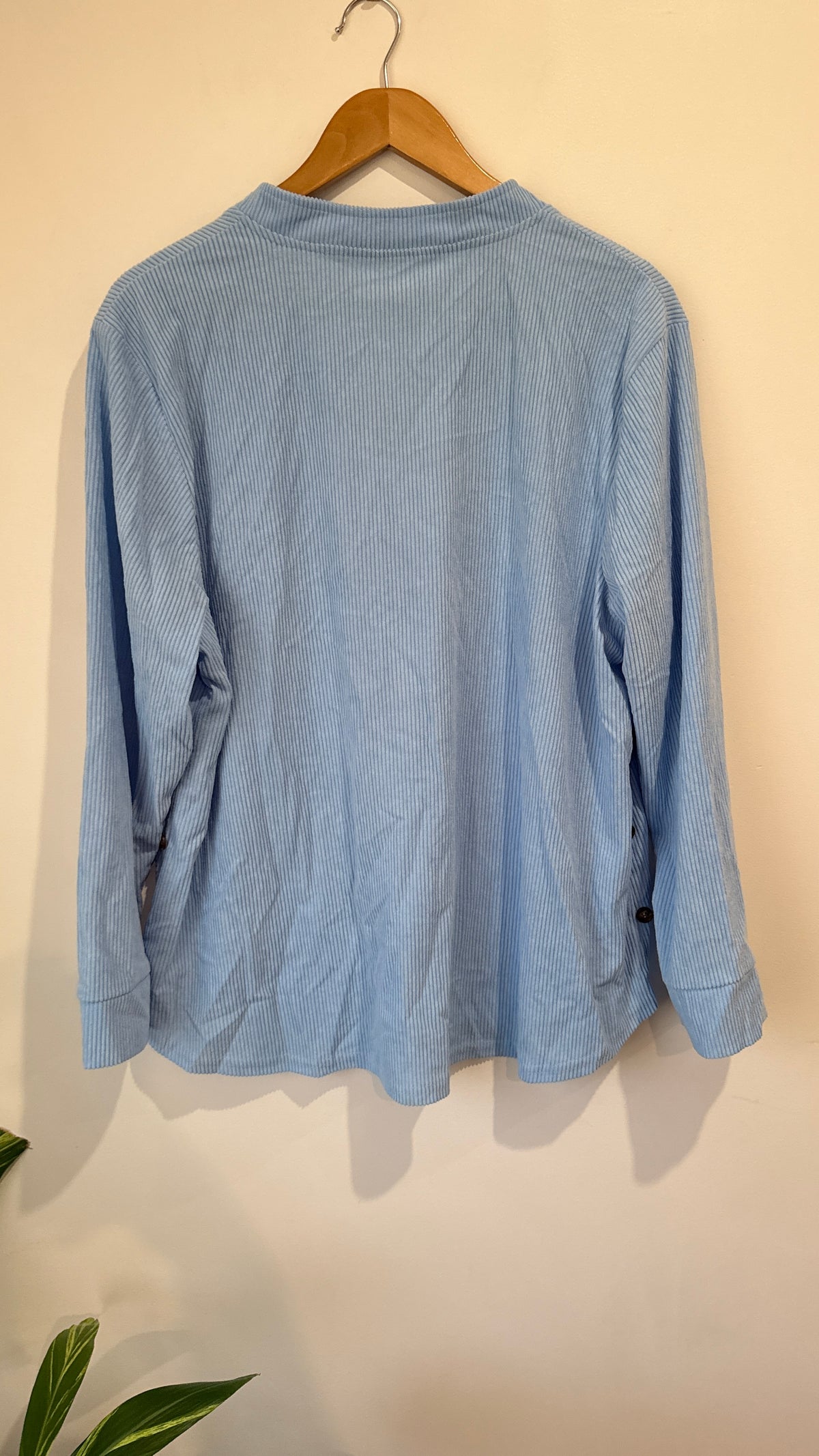Brand Unknown Size 2XL | U/Arm to U/Arm 63cm Pinstripe Henley Top
