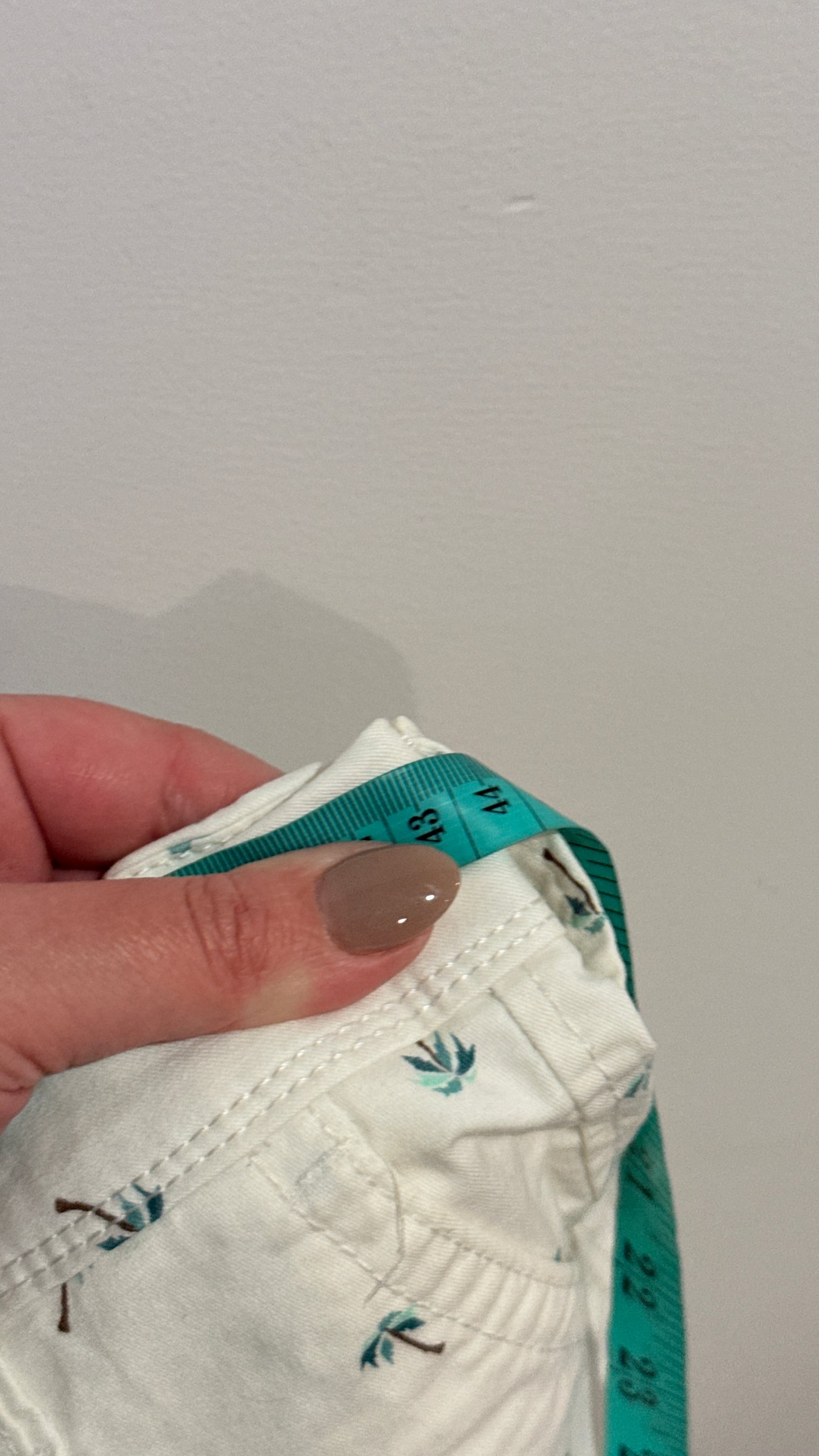 Aeropostale Size 31 | Waist 86cm Palm Tree Print Chino Shorts