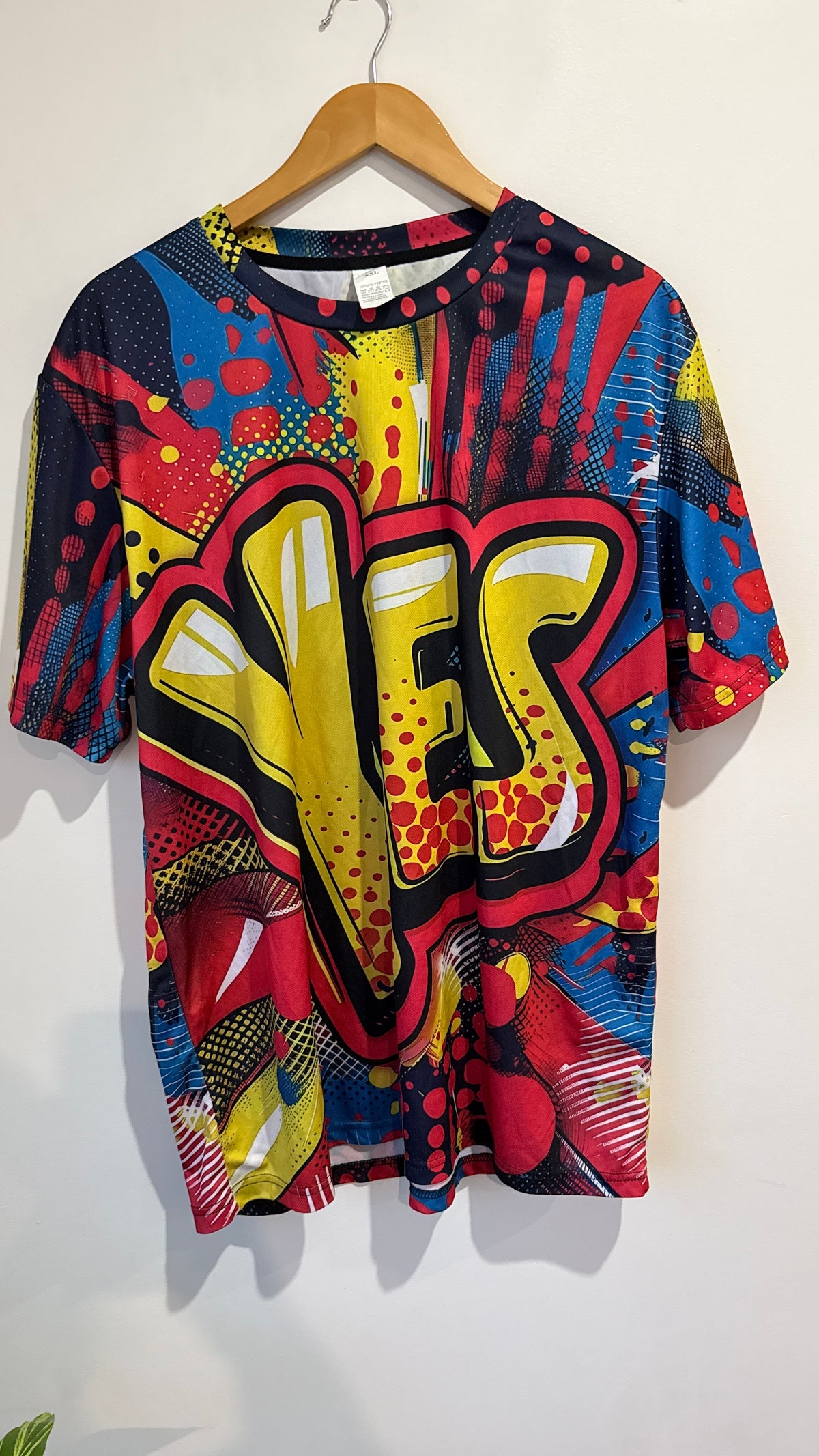 Brand Unknown Size XXL Pop Art YES Print Tee