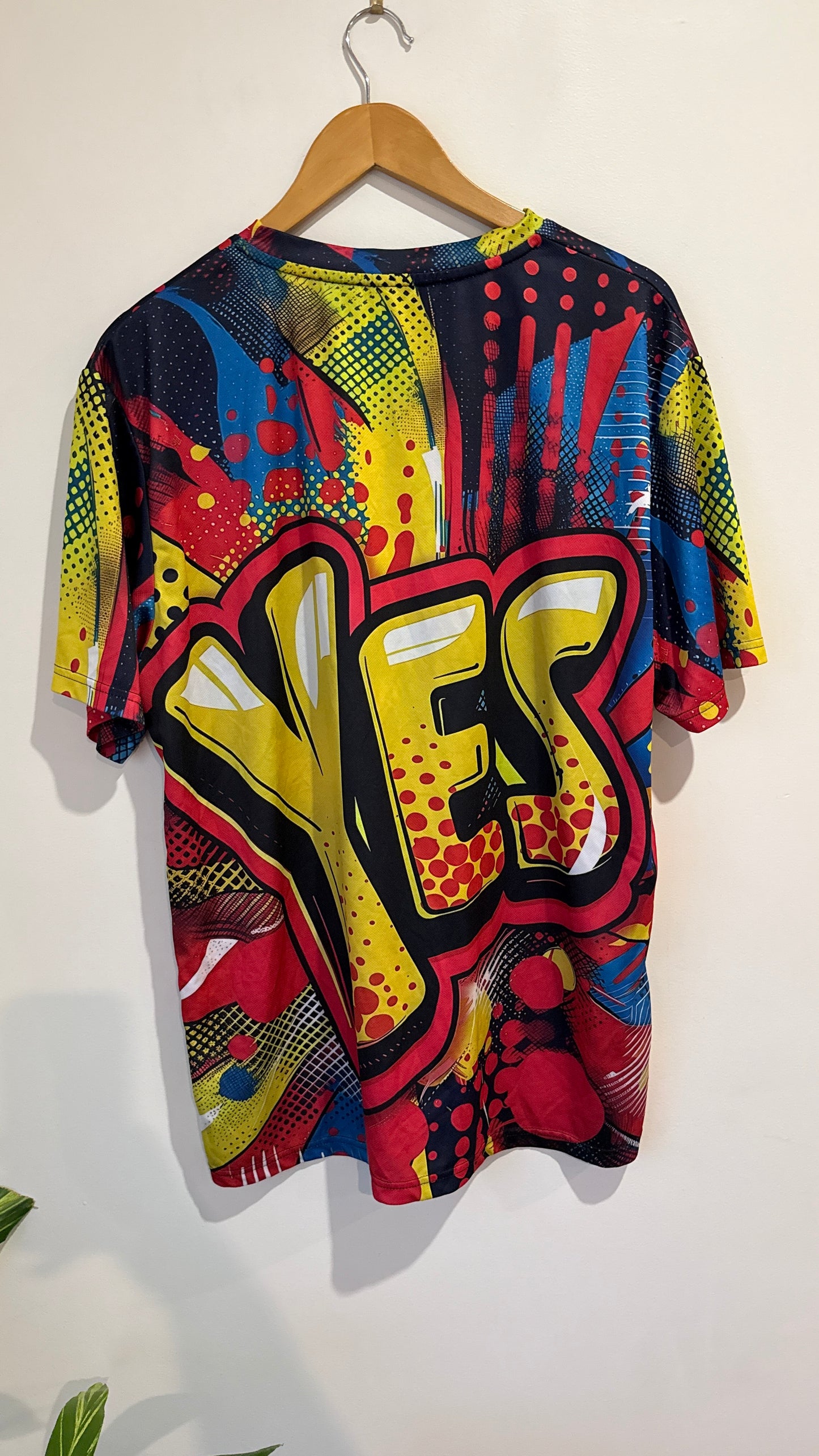 Brand Unknown Size XXL Pop Art YES Print Tee