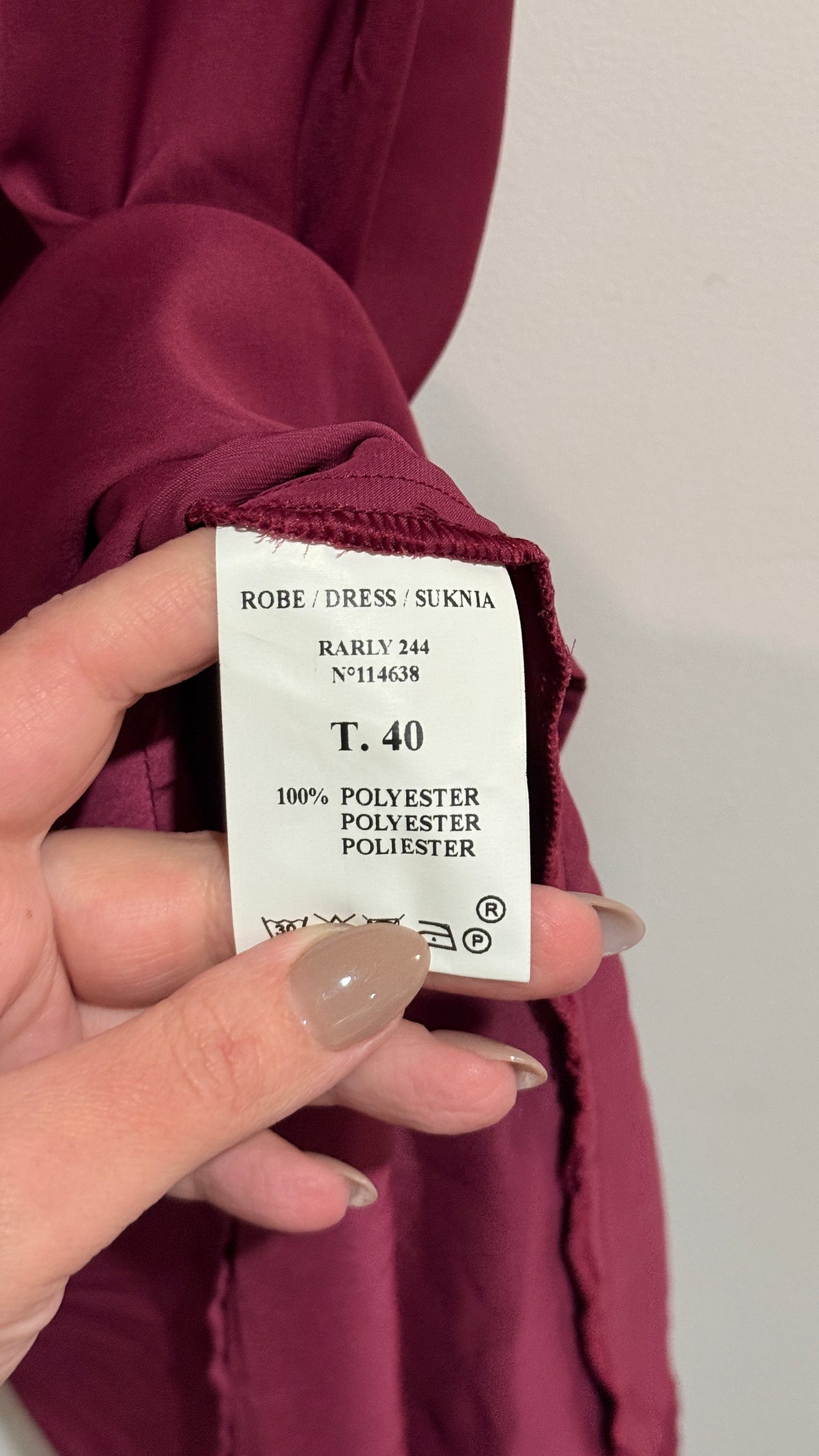 RIU Size 40 Burgundy Ruffle Detail Dress