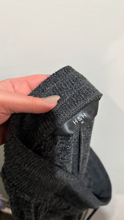 brand: H & H
size: M