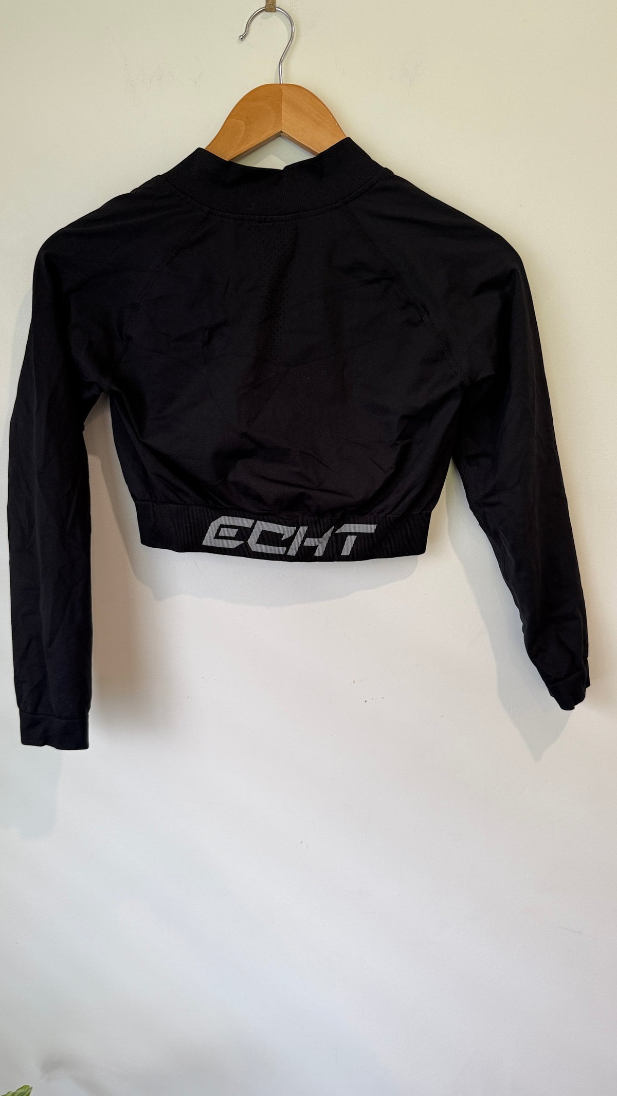 Echt Arise League Black Zip Crop Long Sleeve - Size L (but smaller fit)