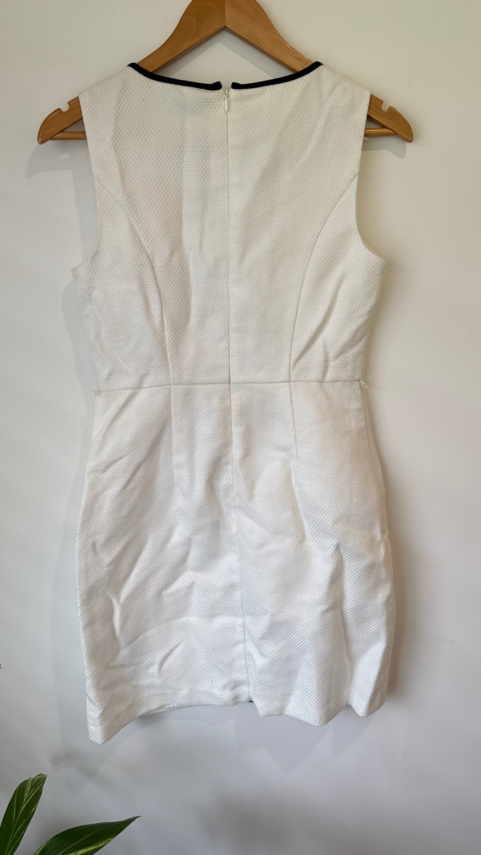 Portmans White Textured Navy Trim Shift Dress - Size 10