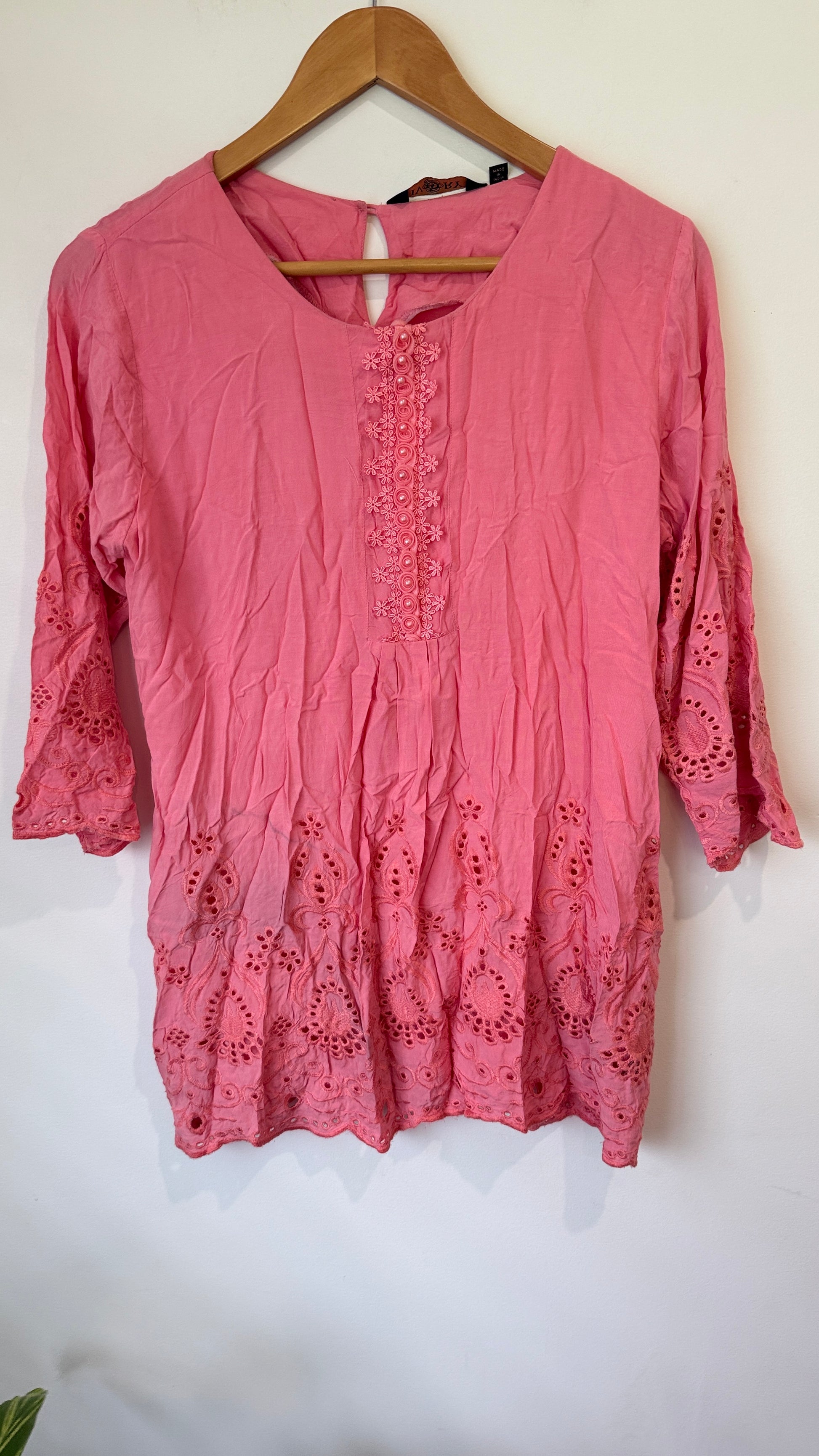 Ivory Coral Broderie 3/4 Sleeve Top - Size XXL