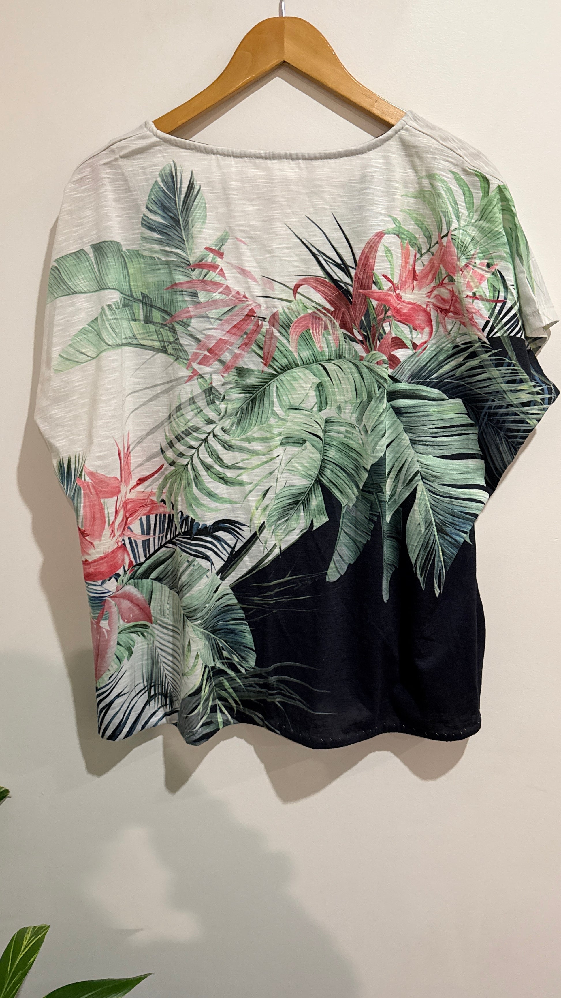 Millers Size 22 Tropical Palm Print Top