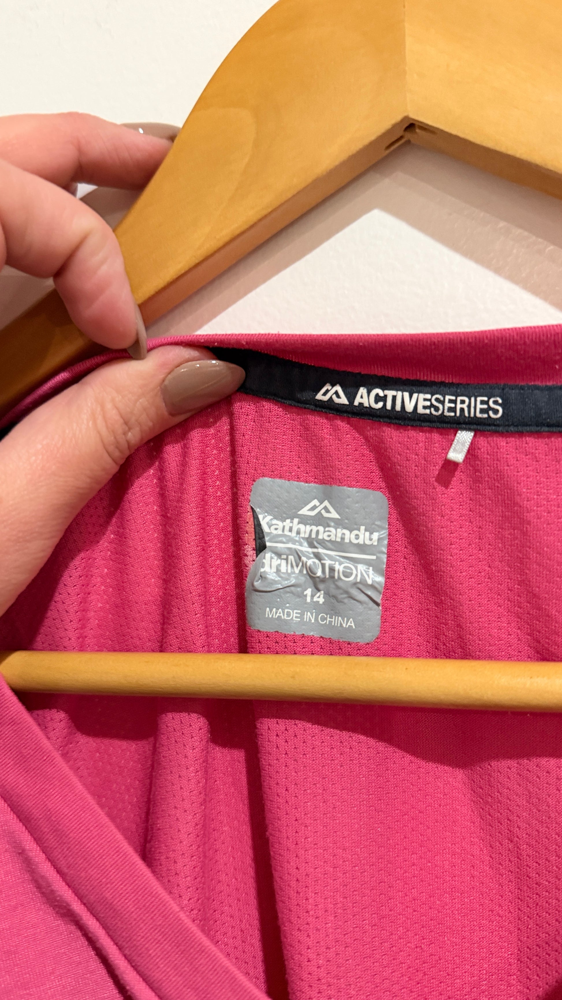 Kathmandu Size 14 Active Series V Neck Top