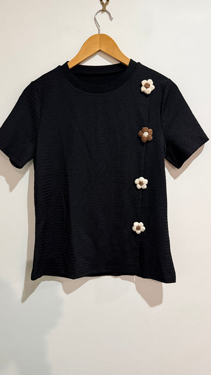 Size M Crochet Flower Button Top