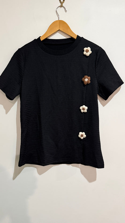 Size M Crochet Flower Button Top