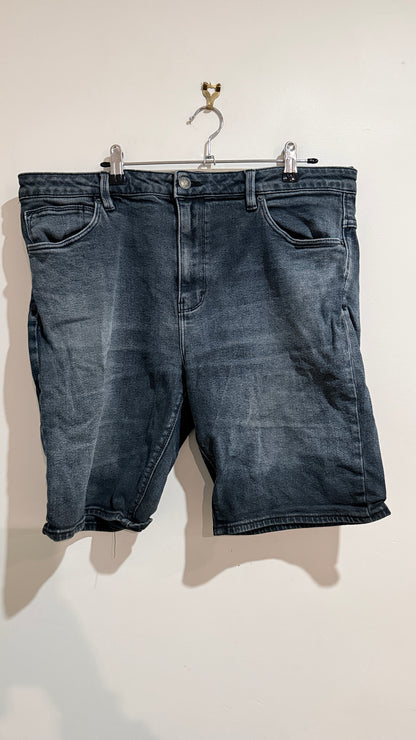 Abrand Size 36 Dropped Slim Denim Shorts