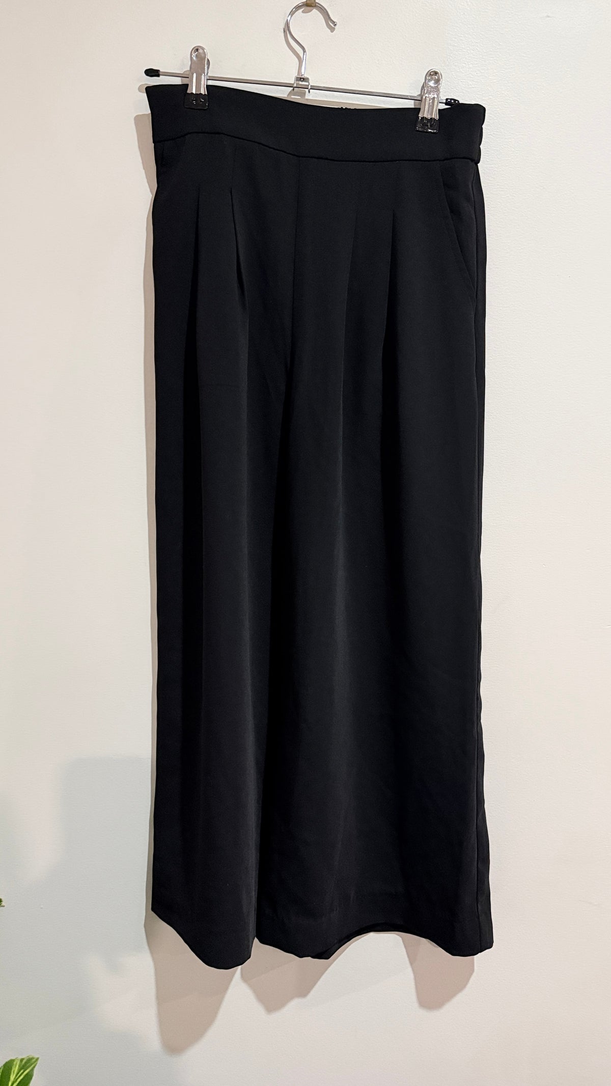 Dotti Size 8 Wide Leg Pleated Trousers