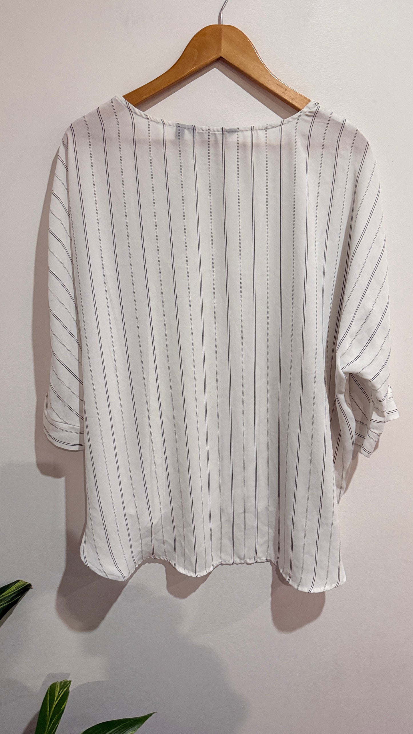 Glassons Size 16 Pinstripe Batwing Top