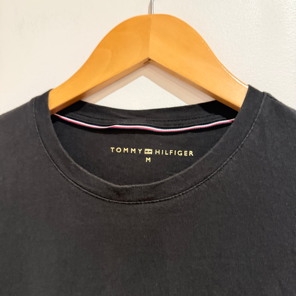 Tommy Hilfiger Black T-Shirt Size M