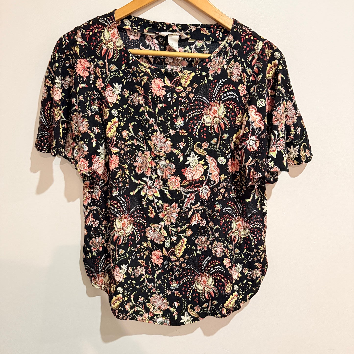 H&M Black Floral Print Short Sleeve Top Size 6