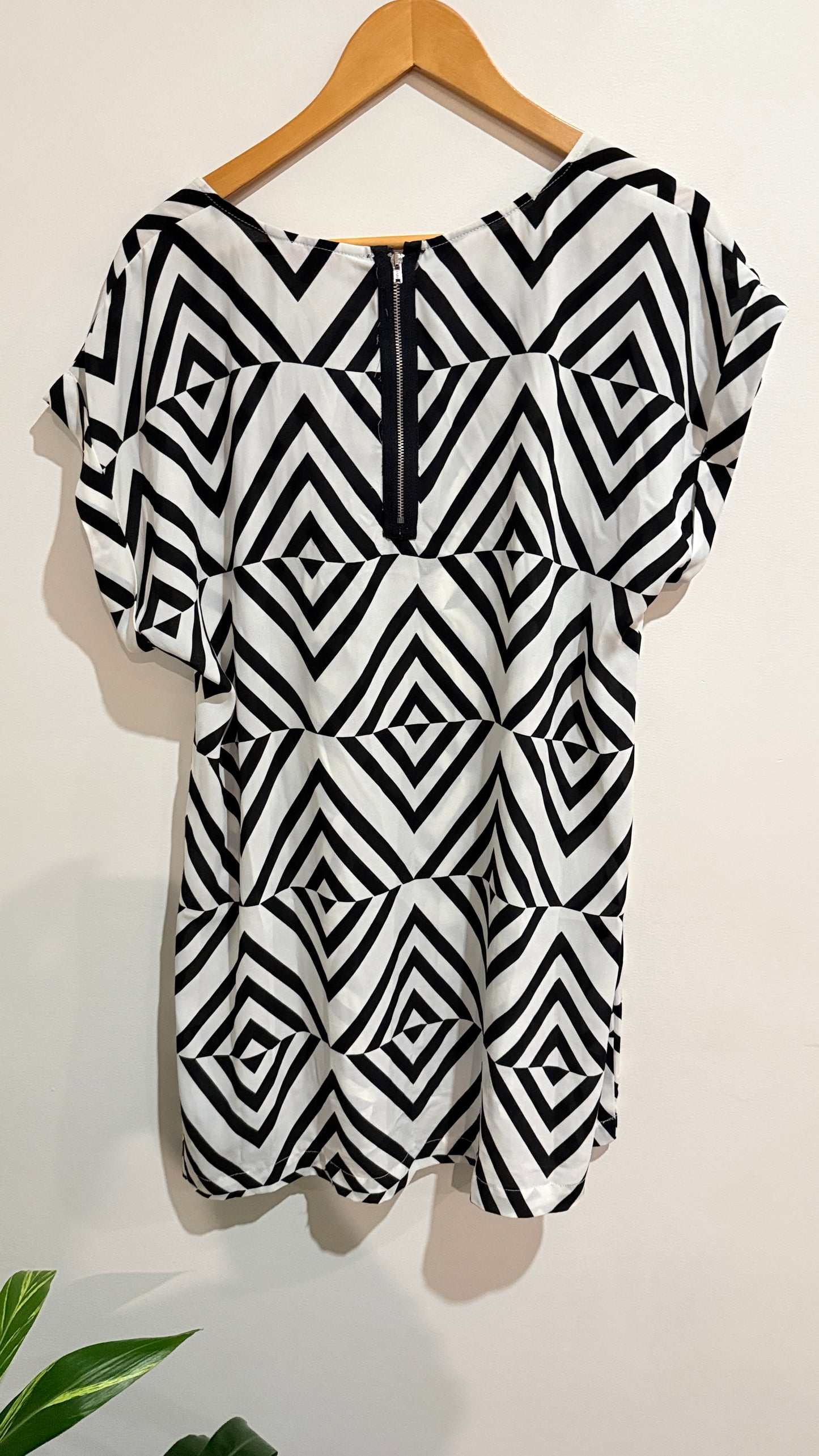 Whistle Black & White Geometric Print Dress Size 12