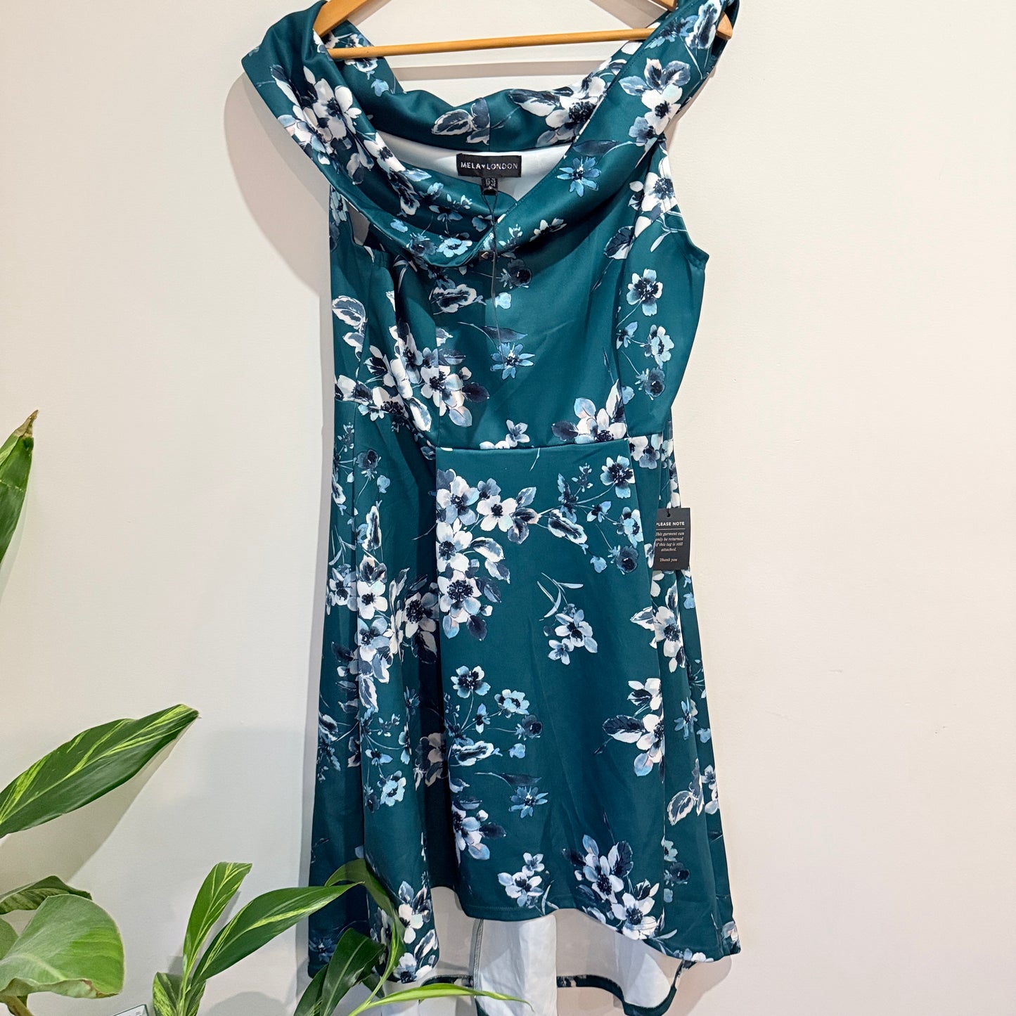 Mela London Green Floral Bardot Prom Dress Size UK 16 (XL)