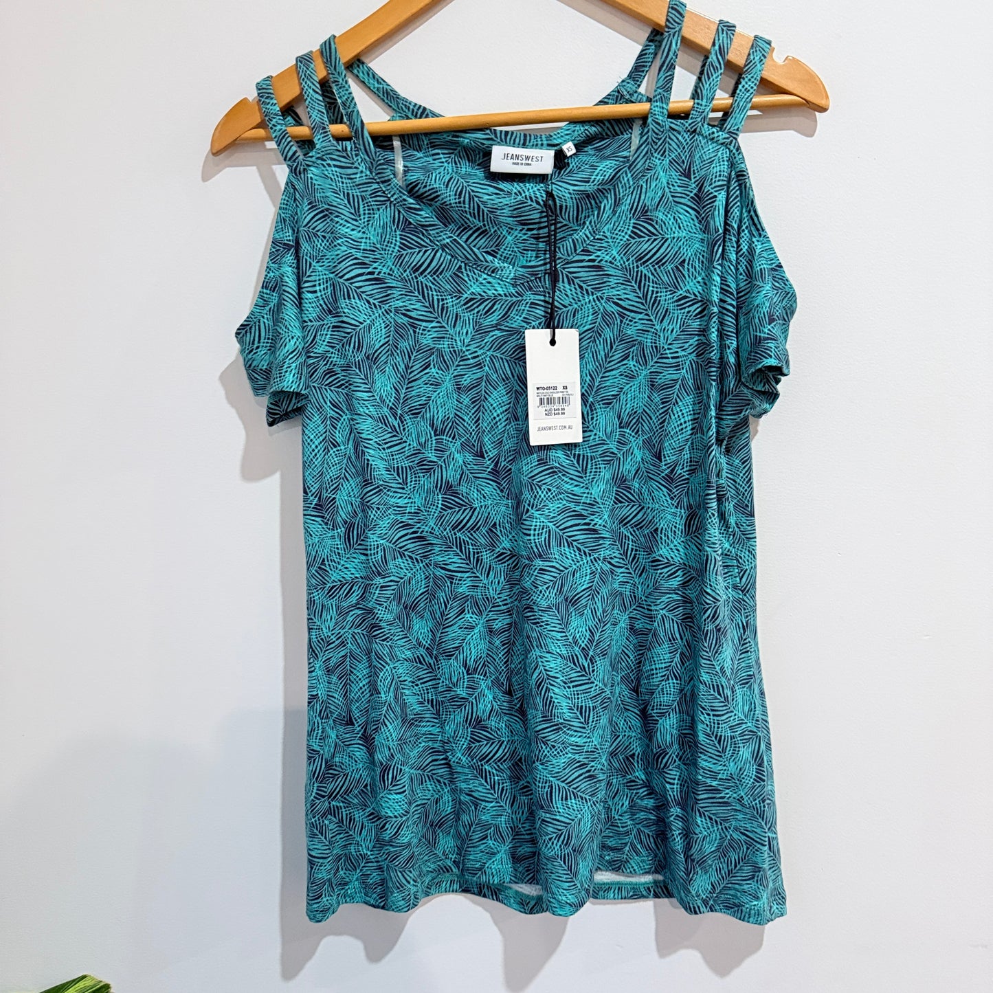 Jeanswest Leaf Print Cold-Shoulder Top Size XS