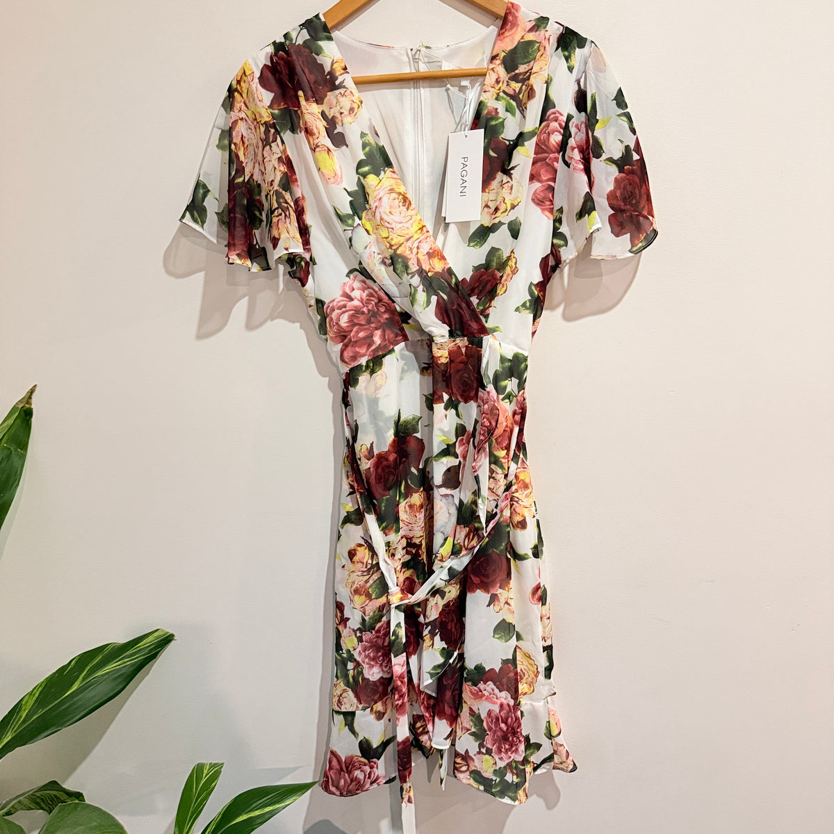 Pagani Cream Floral Flutter-Sleeve Wrap Dress Size 12