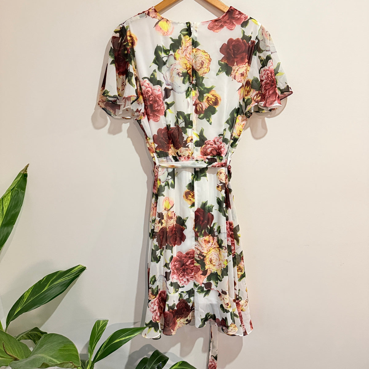 Pagani Cream Floral Flutter-Sleeve Wrap Dress Size 12