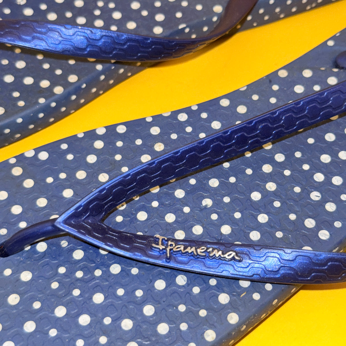 Ipanema Navy Polka-Dot Flip-Flops Size US 10