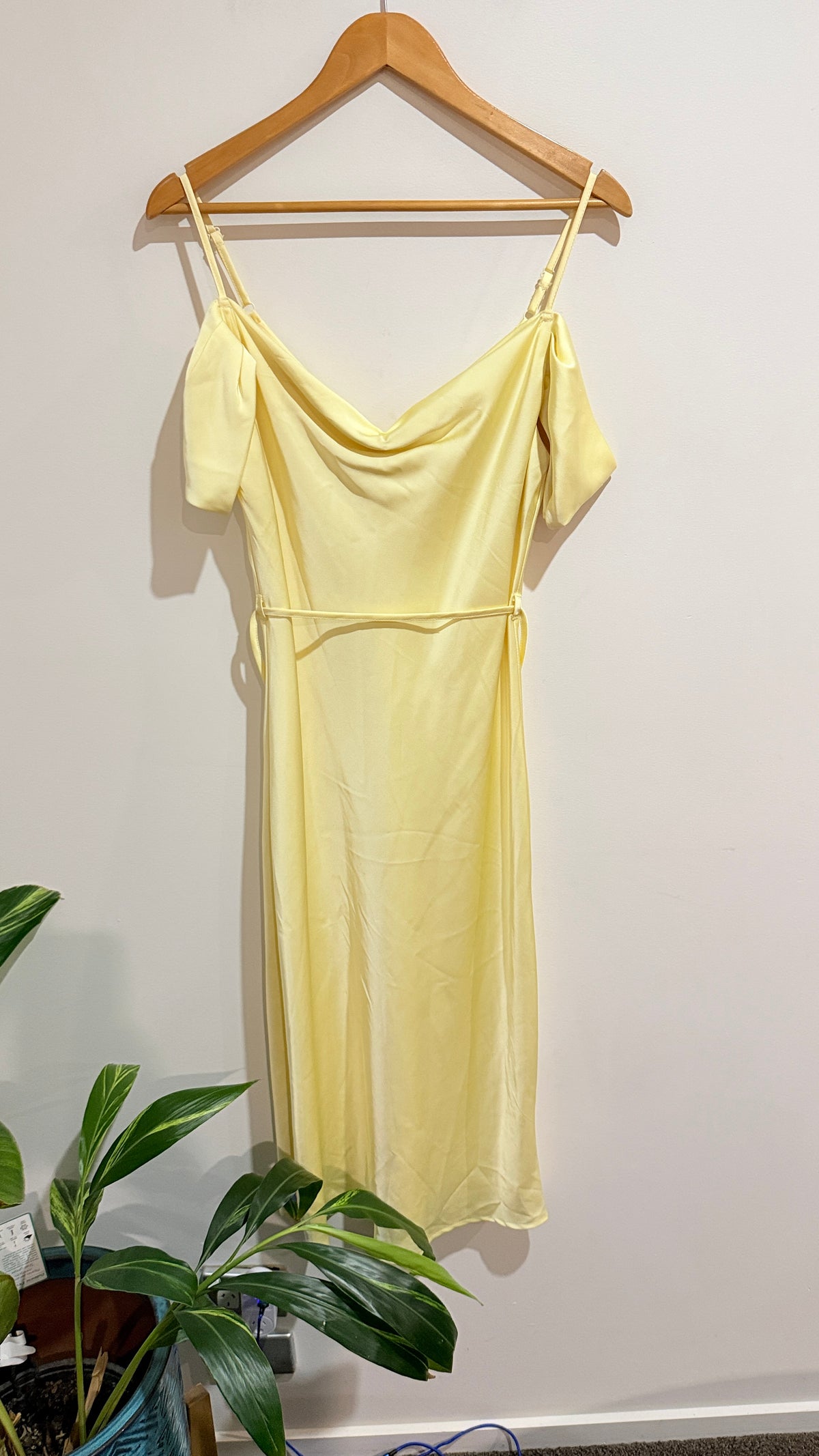 Pagani Pale Yellow Cold Shoulder Dress Size 10o