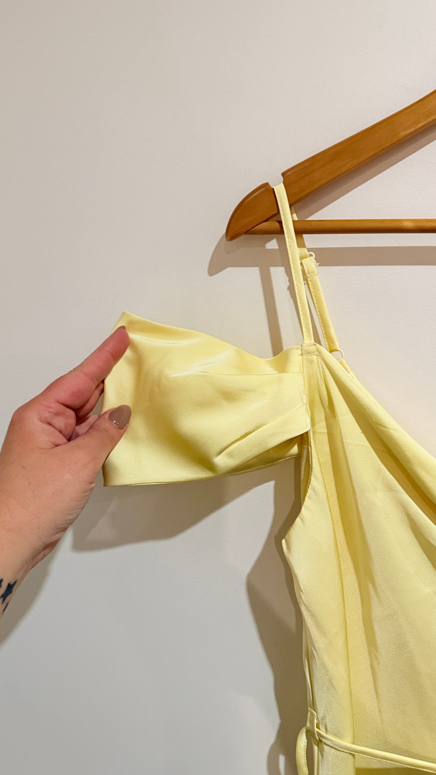 Pagani Pale Yellow Cold Shoulder Dress Size 10o