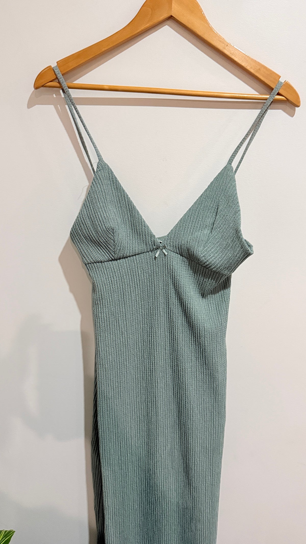 Pull&Bear Sage Green Textured Strappy Midi Dress Size L