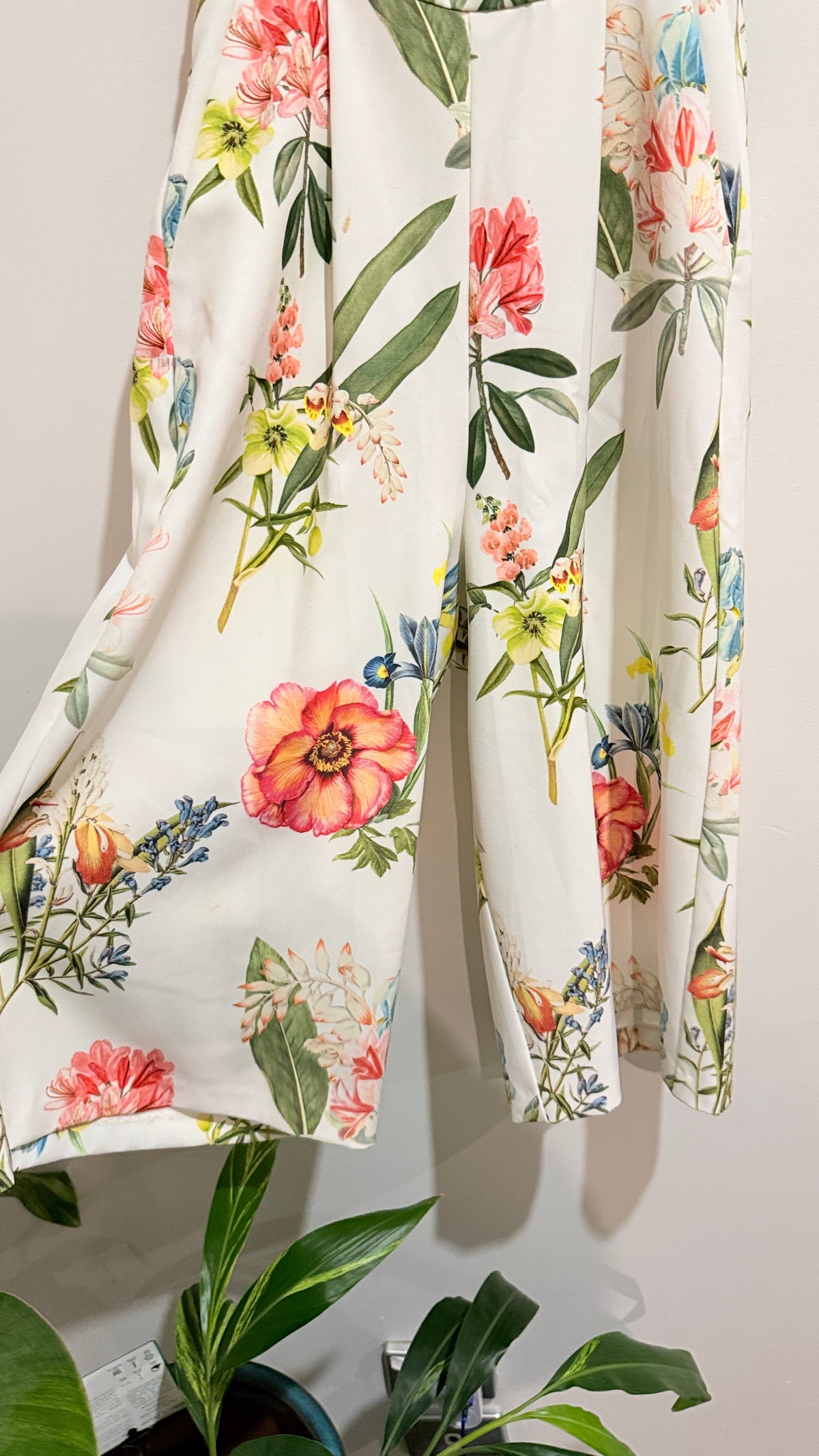 Forever New White Floral Wide Leg Jumpsuit Size 8