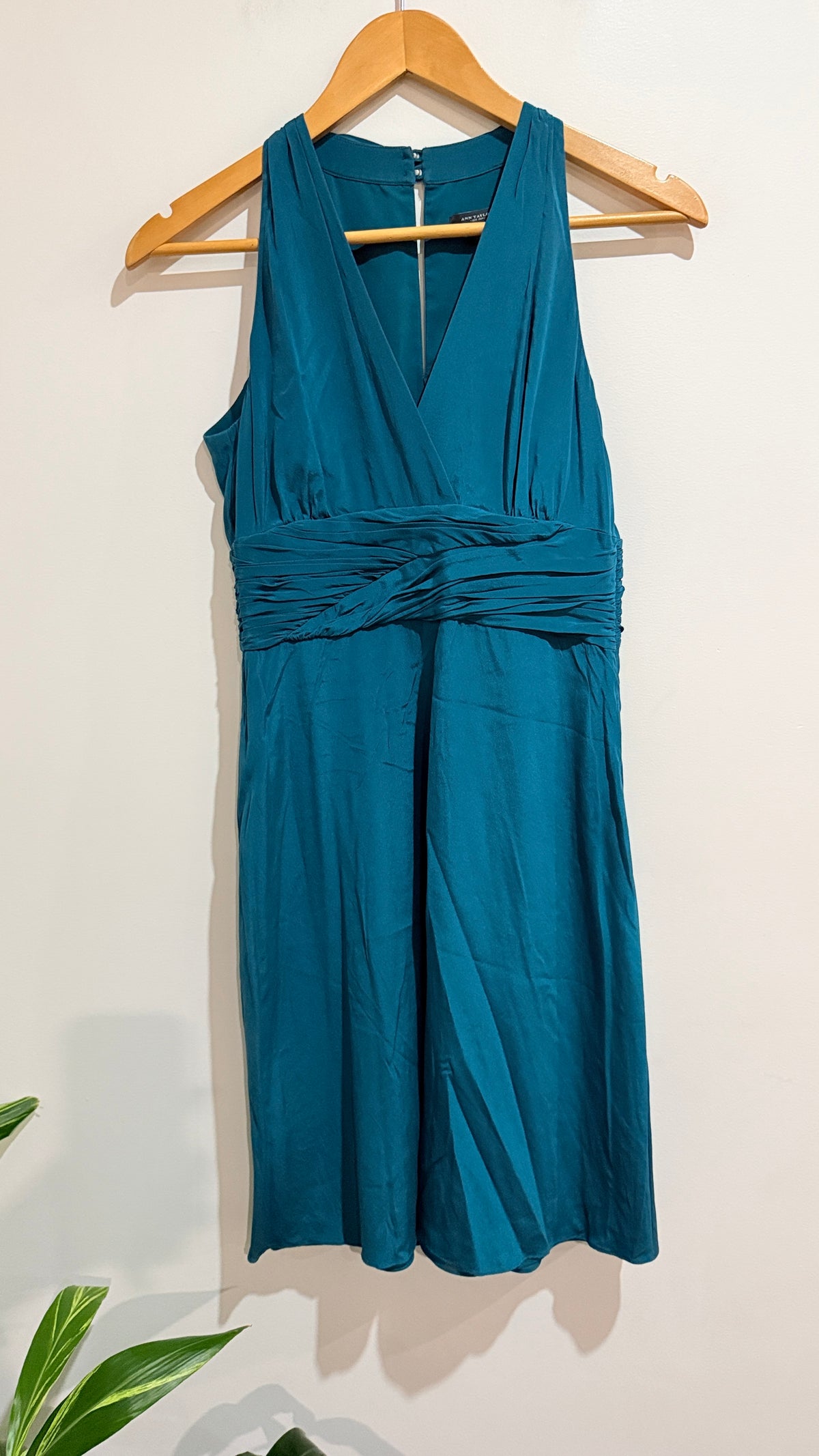 Ann Taylor Teal Silk Ruched Sleeveless Dress Size 2 - 39cm u/arm