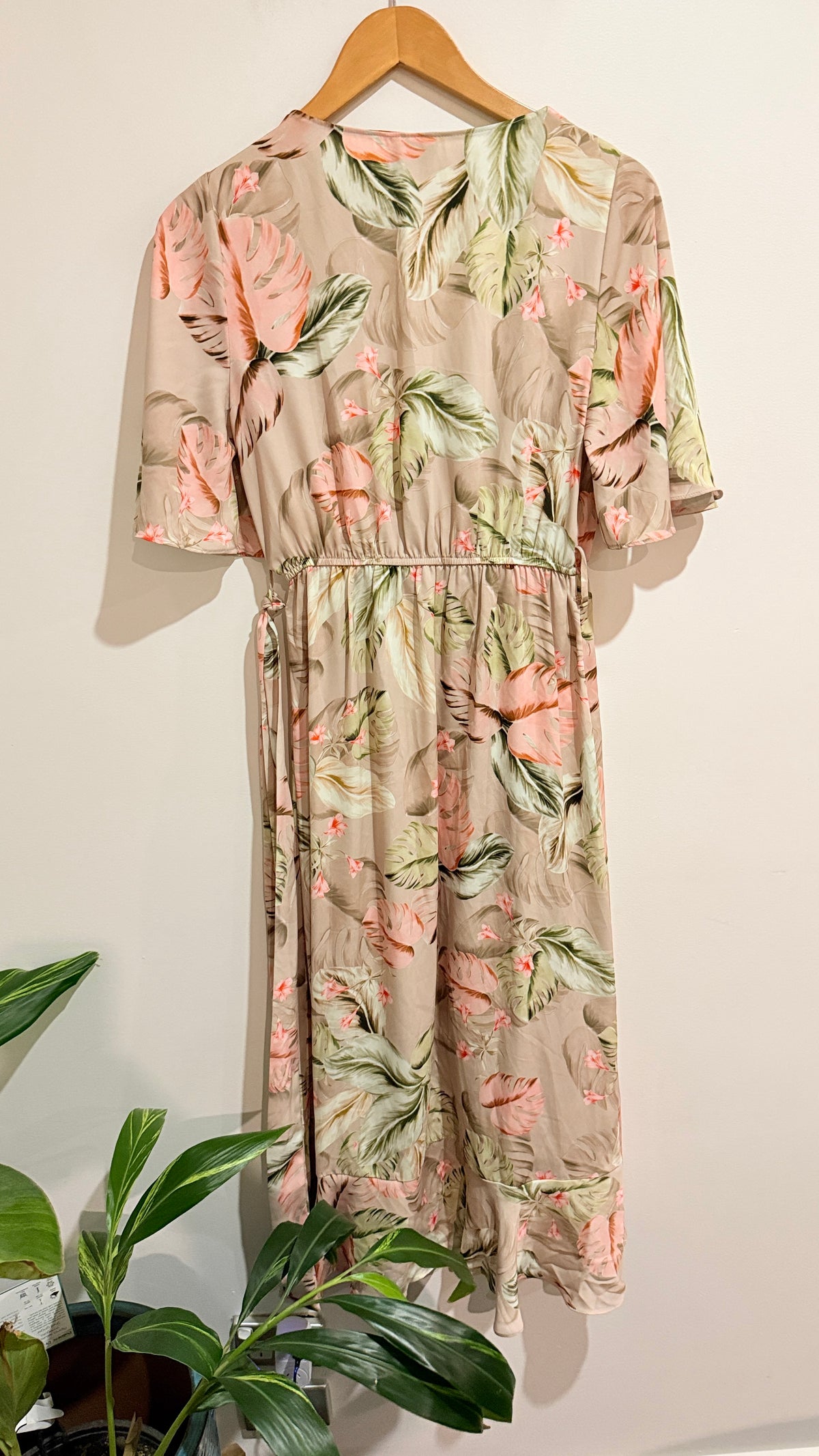 Witchery Cream Floral Print Wrap Midi Dress Size 8